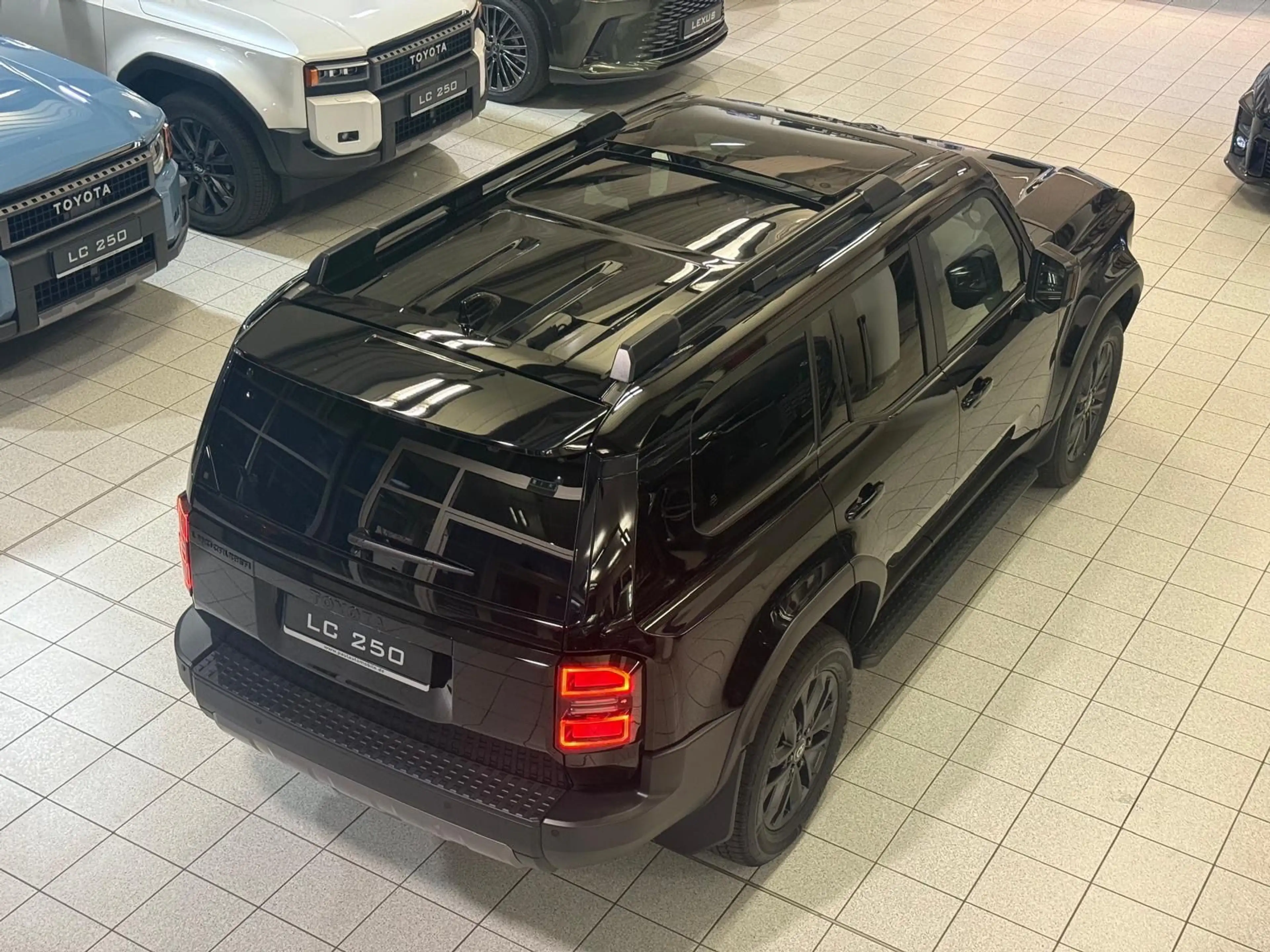 Toyota Land Cruiser 250 - LOUNGE-MILD HYBRID-PANORAMA-HEAD UP — photo 11