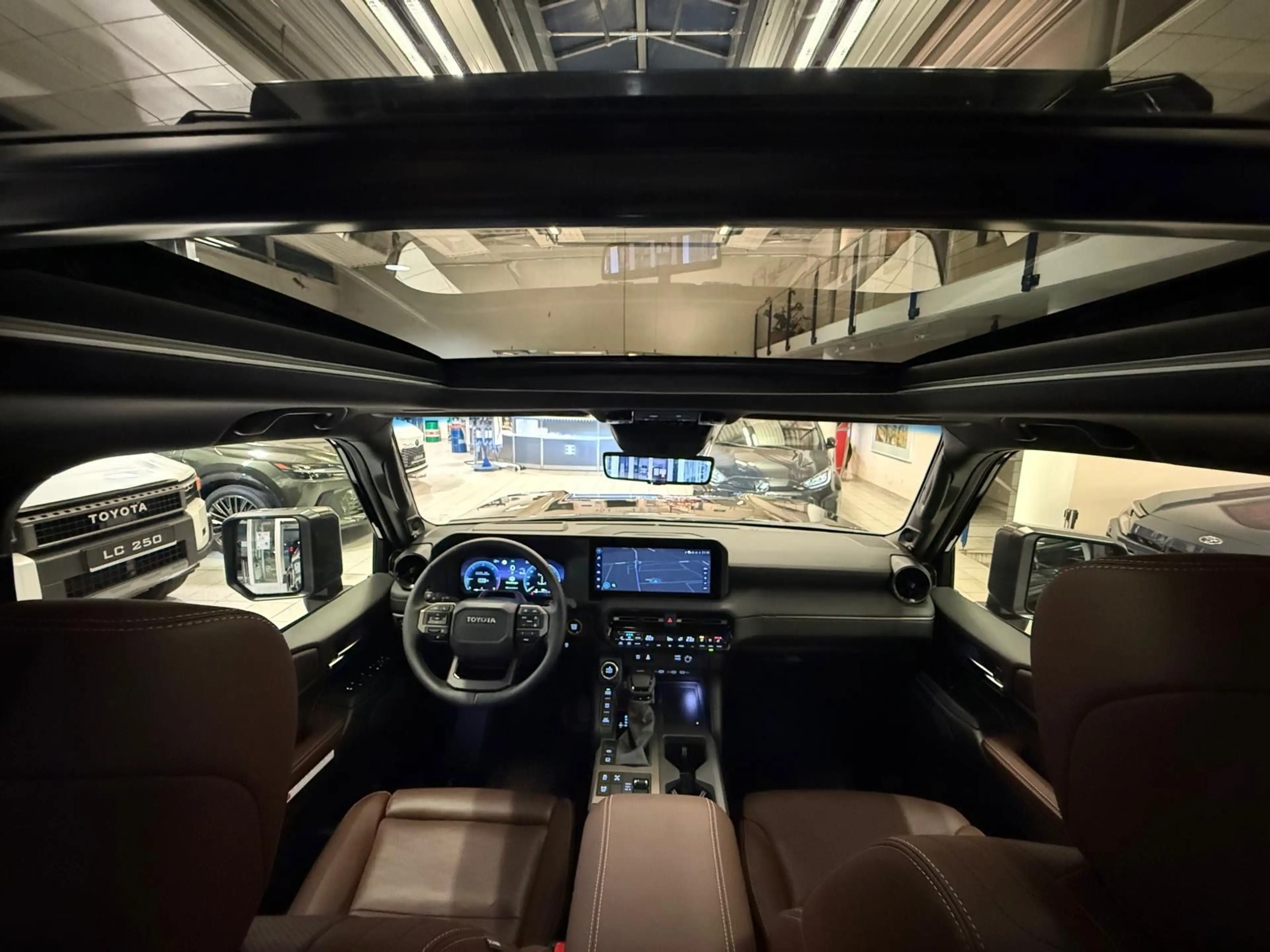 Toyota Land Cruiser 250 - LOUNGE-MILD HYBRID-PANORAMA-HEAD UP — photo 15