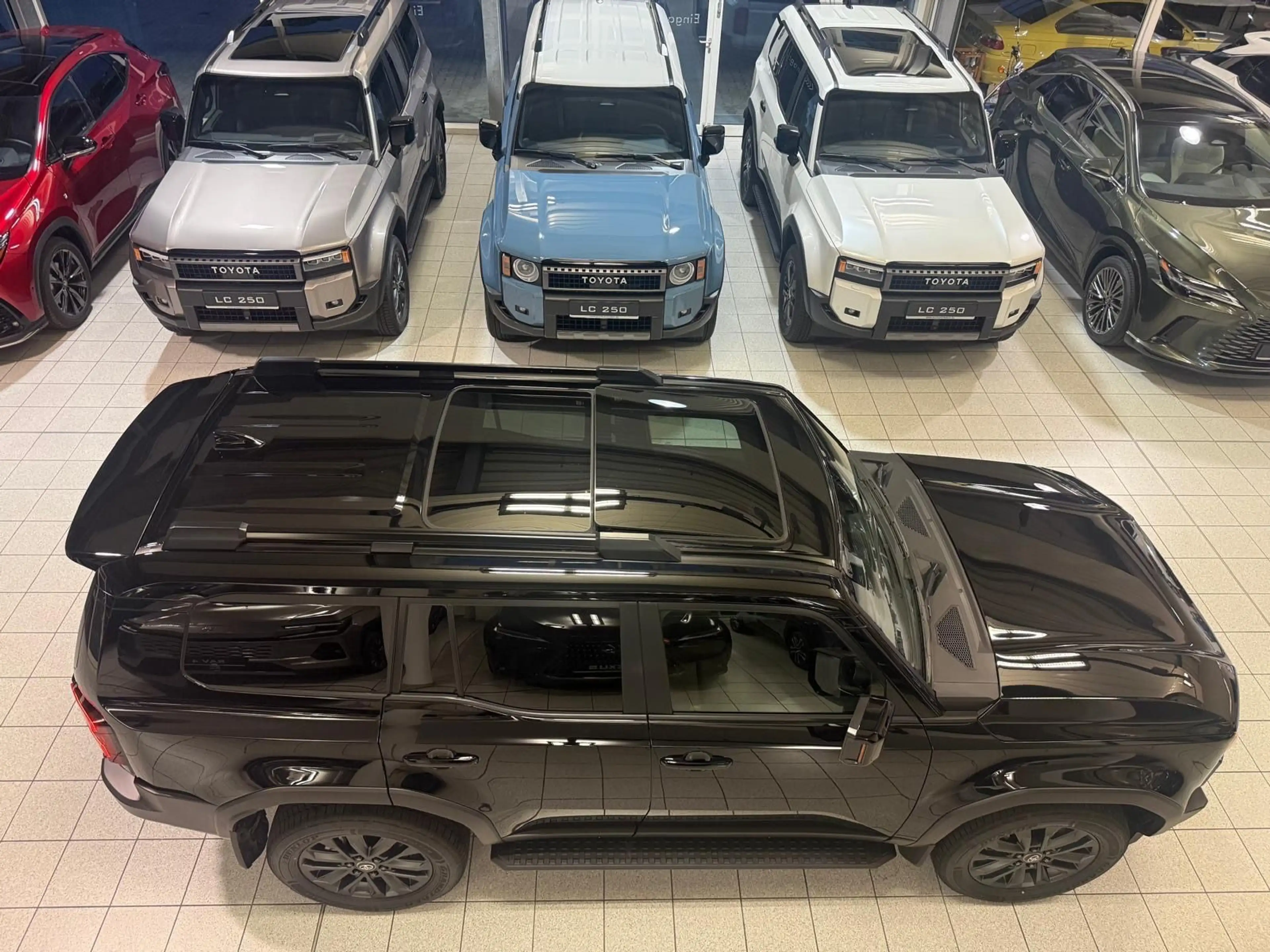 Toyota Land Cruiser 250 - LOUNGE-MILD HYBRID-PANORAMA-HEAD UP — photo 4