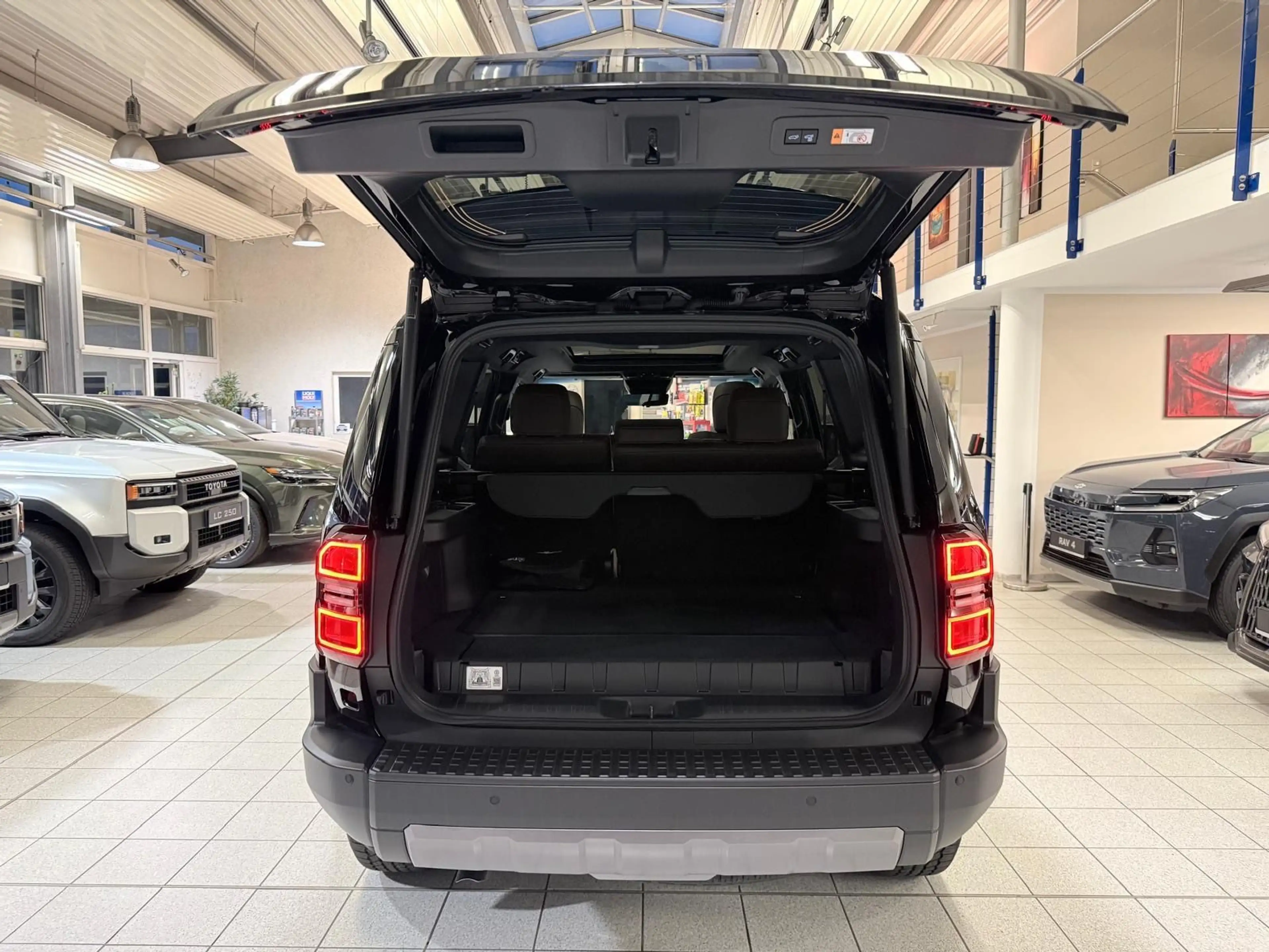 Toyota Land Cruiser 250 - LOUNGE-MILD HYBRID-PANORAMA-HEAD UP — photo 12
