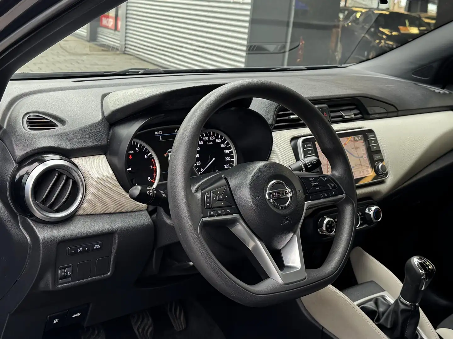 Nissan Micra 1.0 IG N-Way - Navigatie I Airco I LED I PDC I Ach Gris - 2