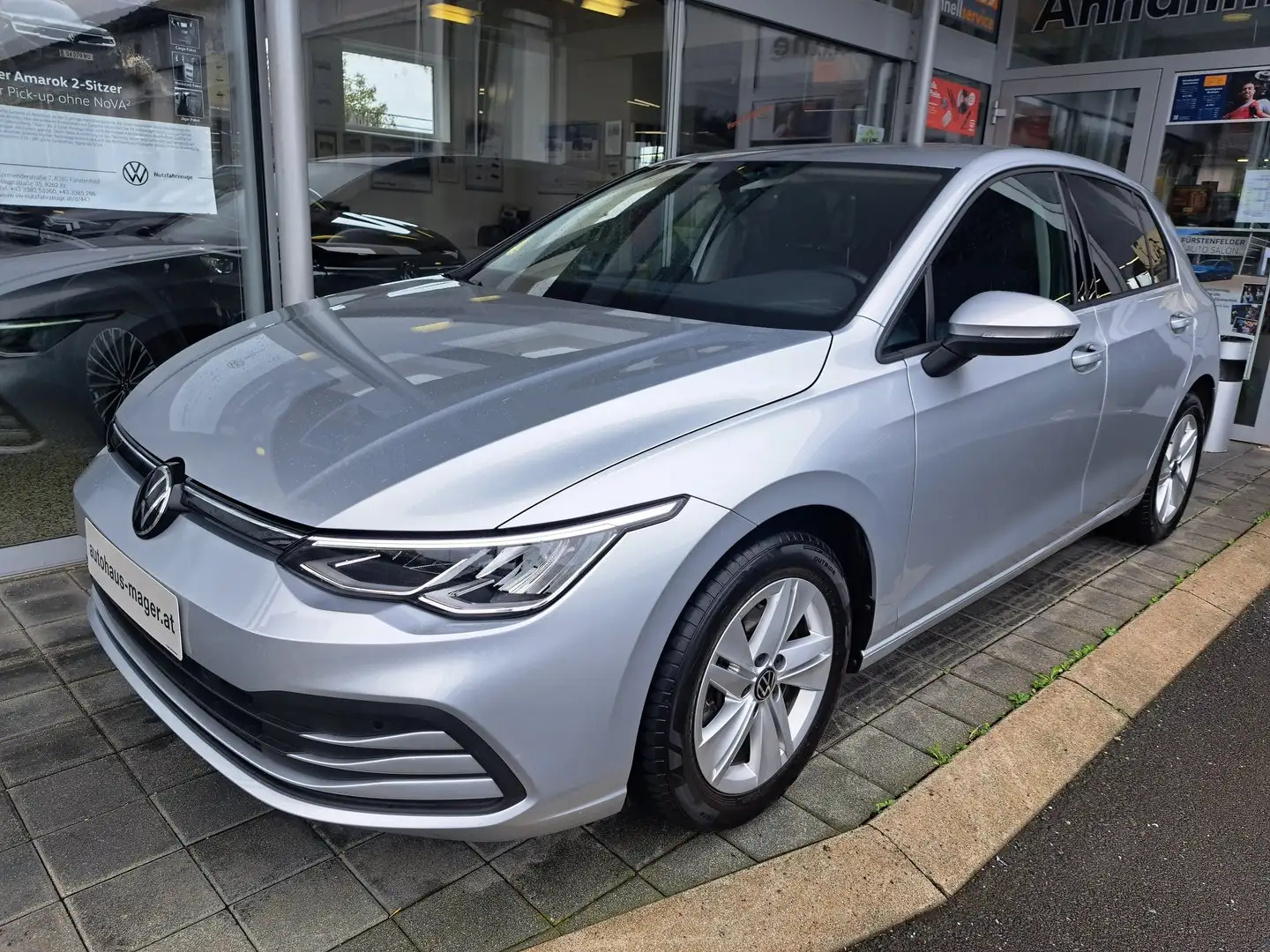 Volkswagen Golf NOW TSI Silber - 1