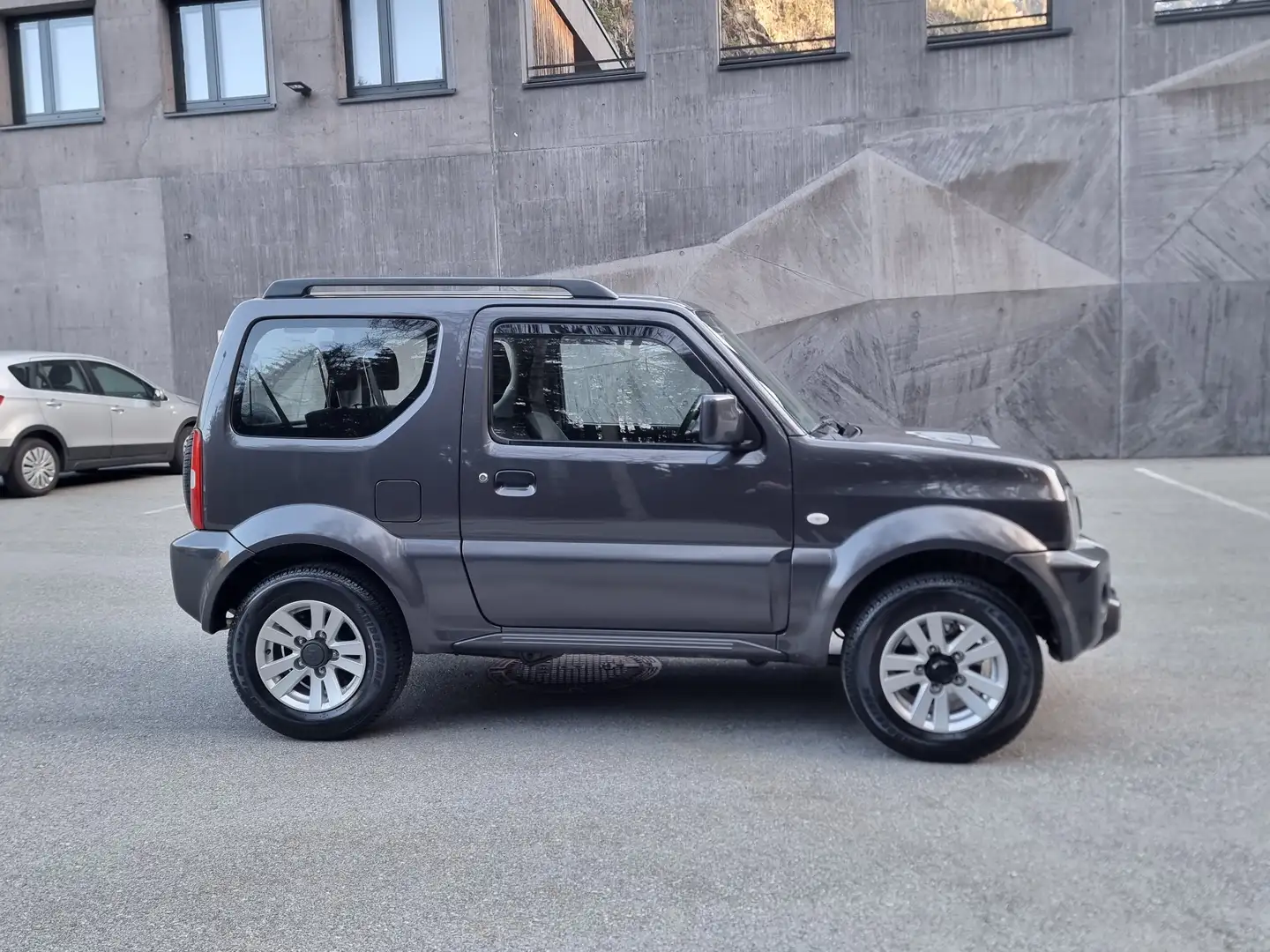 Suzuki Jimny Jimny 1,3 VX L2 spezial Grau - 2