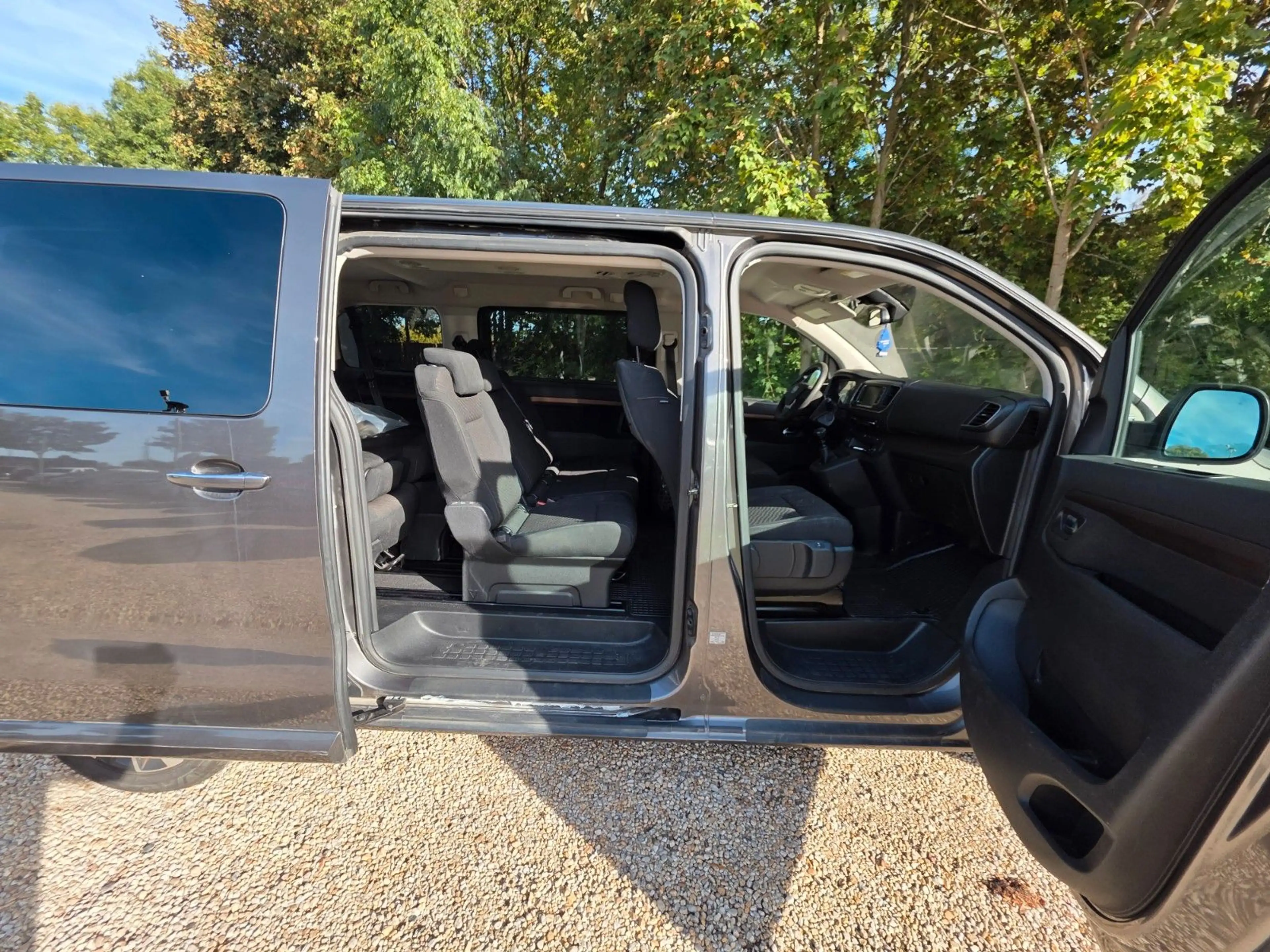 Toyota Proace Verso  2.0 -8 Sitze -TÜV 09 2027 — photo 9