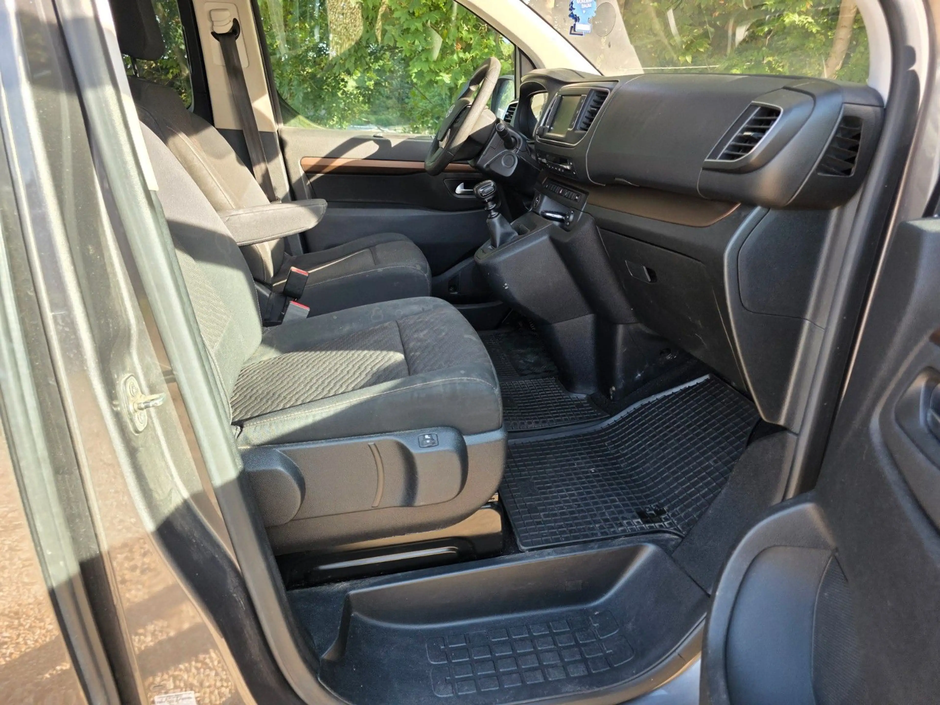 Toyota Proace Verso  2.0 -8 Sitze -TÜV 09 2027 — photo 10