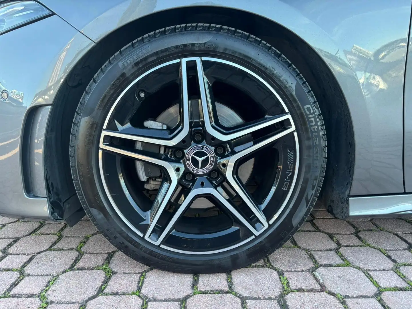 Mercedes-Benz A 180 A 180 d Premium AMG Line Night edition auto Gris - 2