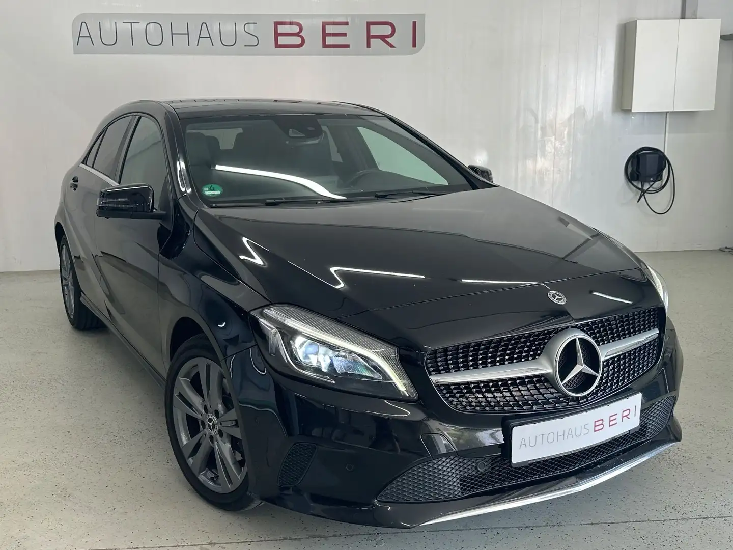 Mercedes-Benz A 200 CDI / d 4Matic *Panorama Nero - 1