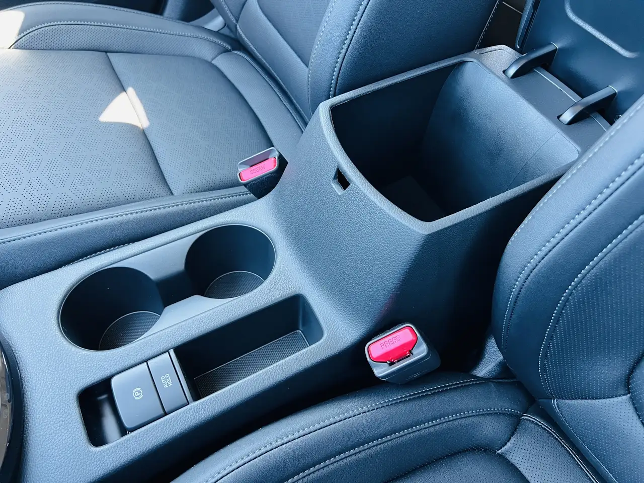 Kia Seltos снимка Kia Seltos