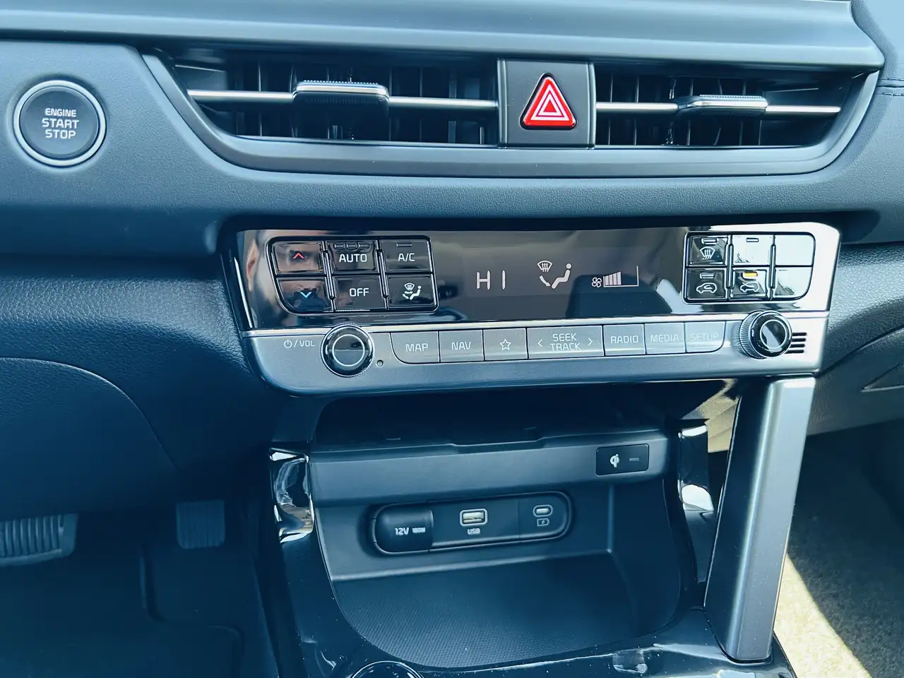 Kia Seltos снимка Kia Seltos
