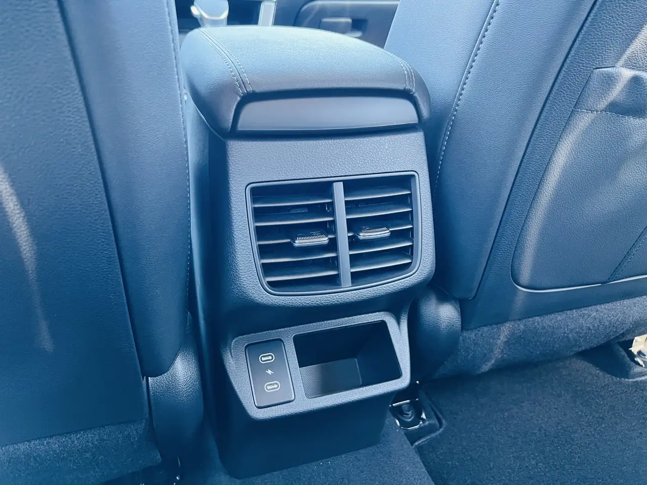 Kia Seltos снимка Kia Seltos