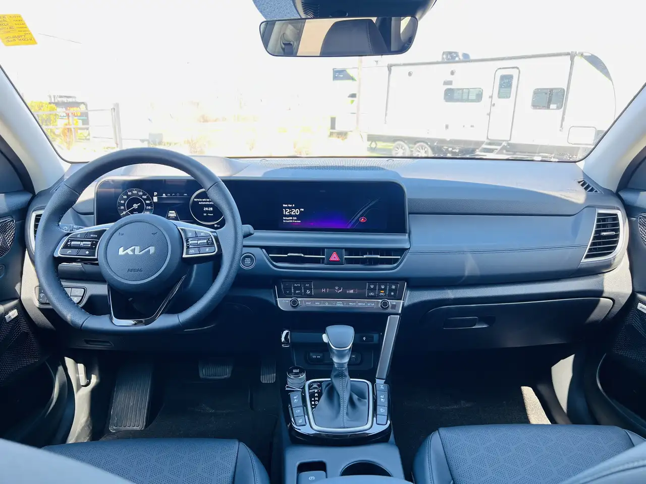 Kia Seltos снимка Kia Seltos
