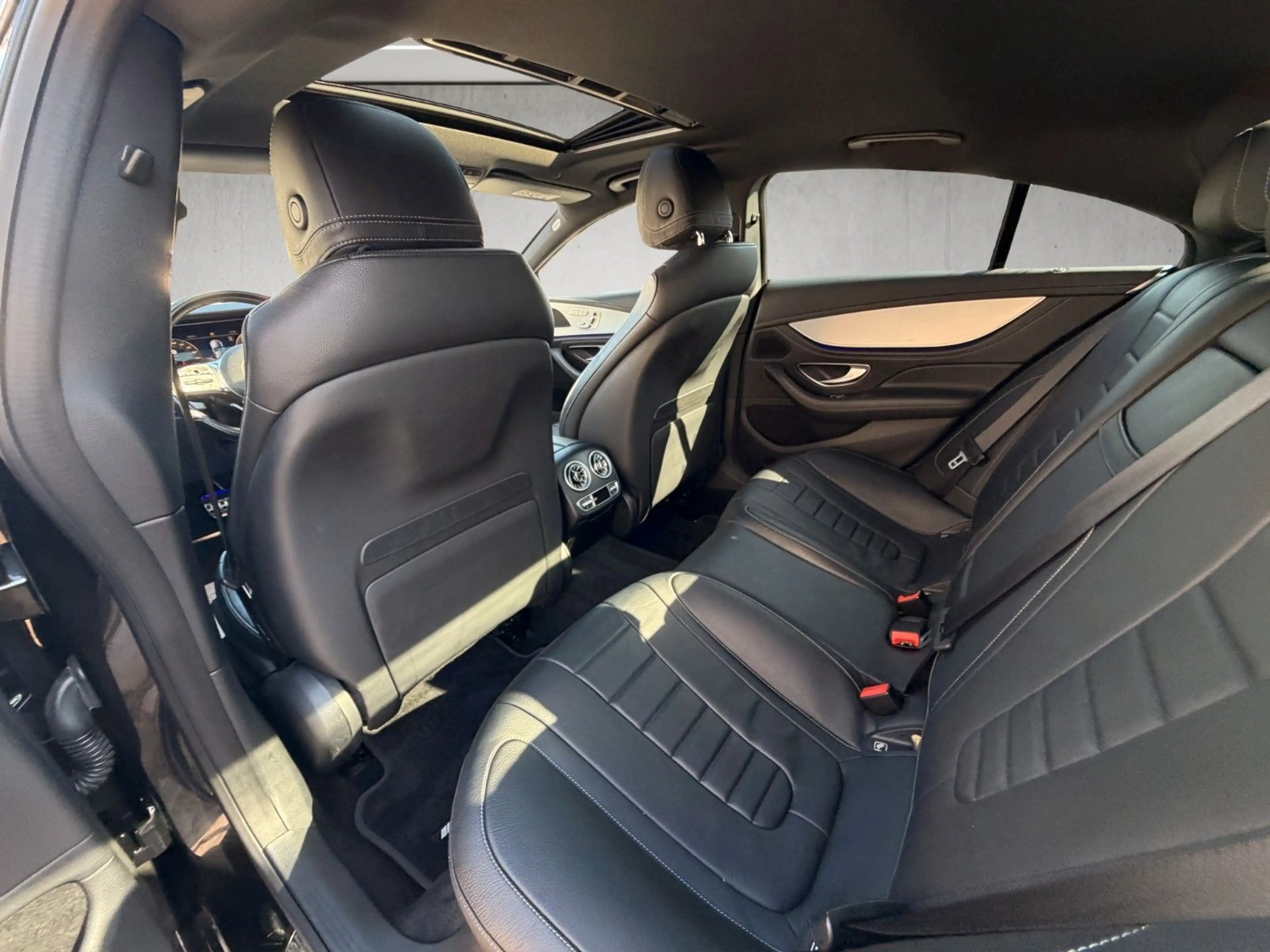 Mercedes-Benz CLS 400 d 4Matic*AMG Line*Leder*LED*Schiebedach — photo 7
