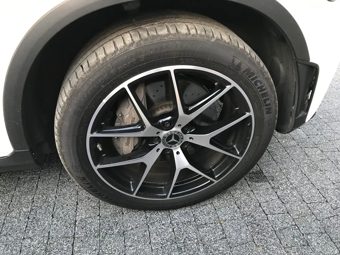 Mercedes-Benz GLC 200 GLC 200 4Matic 9G-TRONIC AMG Line Weiß - 2