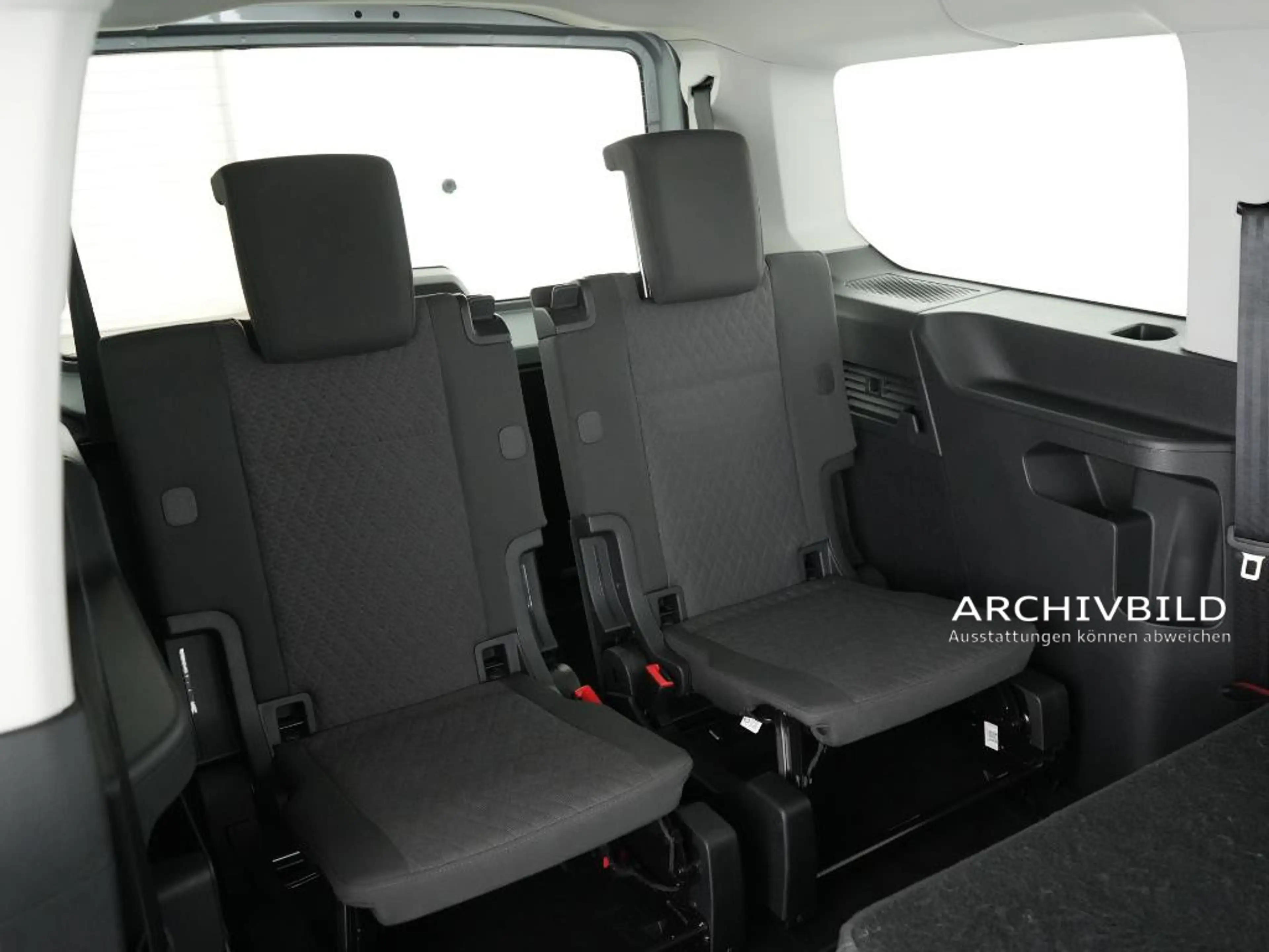 Volkswagen Caddy Maxi Life 7-SITZE ACC KAM VIRT — photo 5