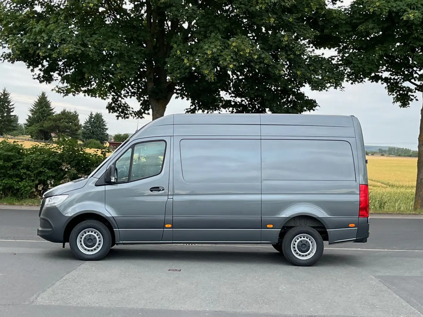 Mercedes-Benz Sprinter 317 CDI Kasten L2H2 AHK 2,8t Grau - 2