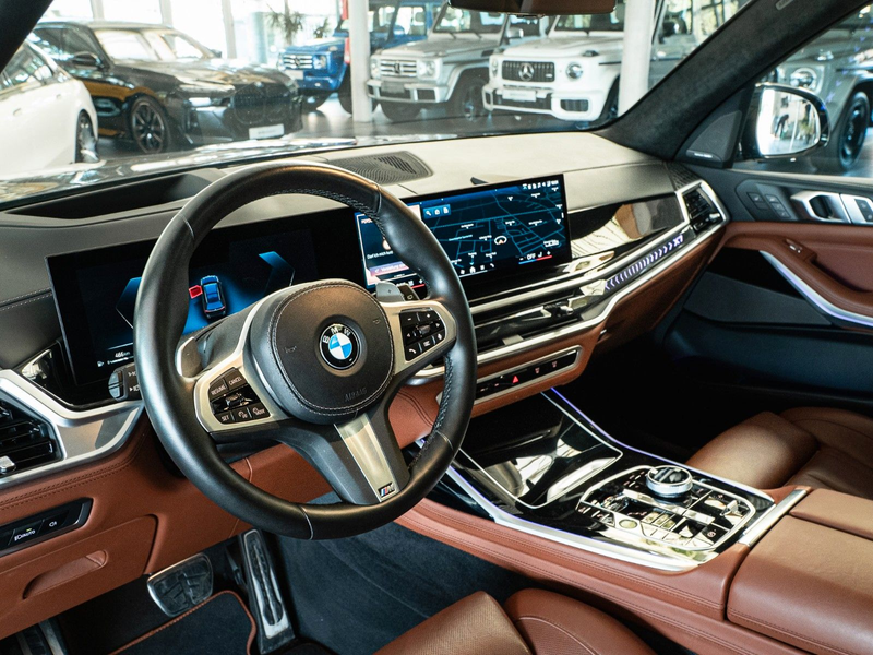 BMW X7 40d M Sport Sky 7-Seat AHK Massage — photo 11