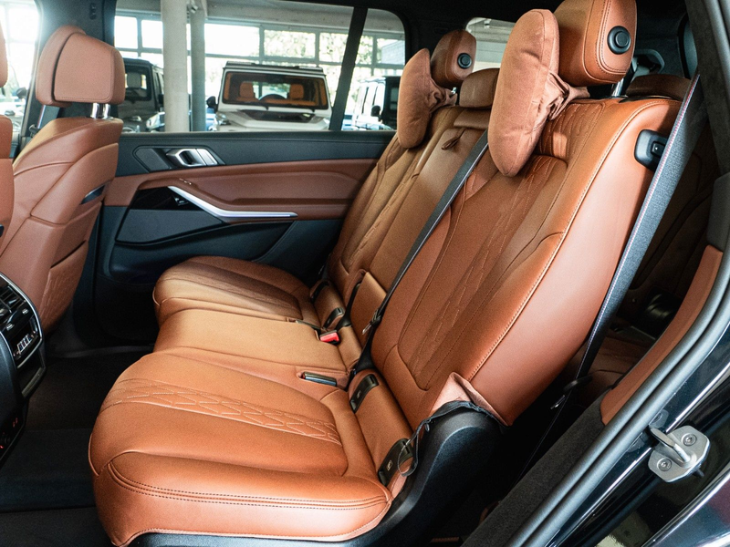 BMW X7 40d M Sport Sky 7-Seat AHK Massage — photo 13