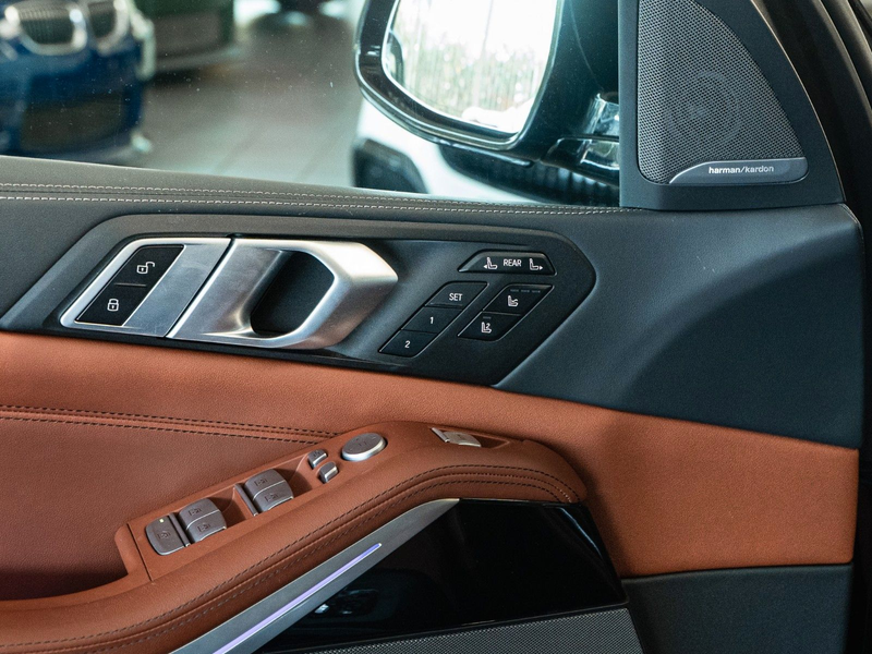 BMW X7 40d M Sport Sky 7-Seat AHK Massage — photo 10
