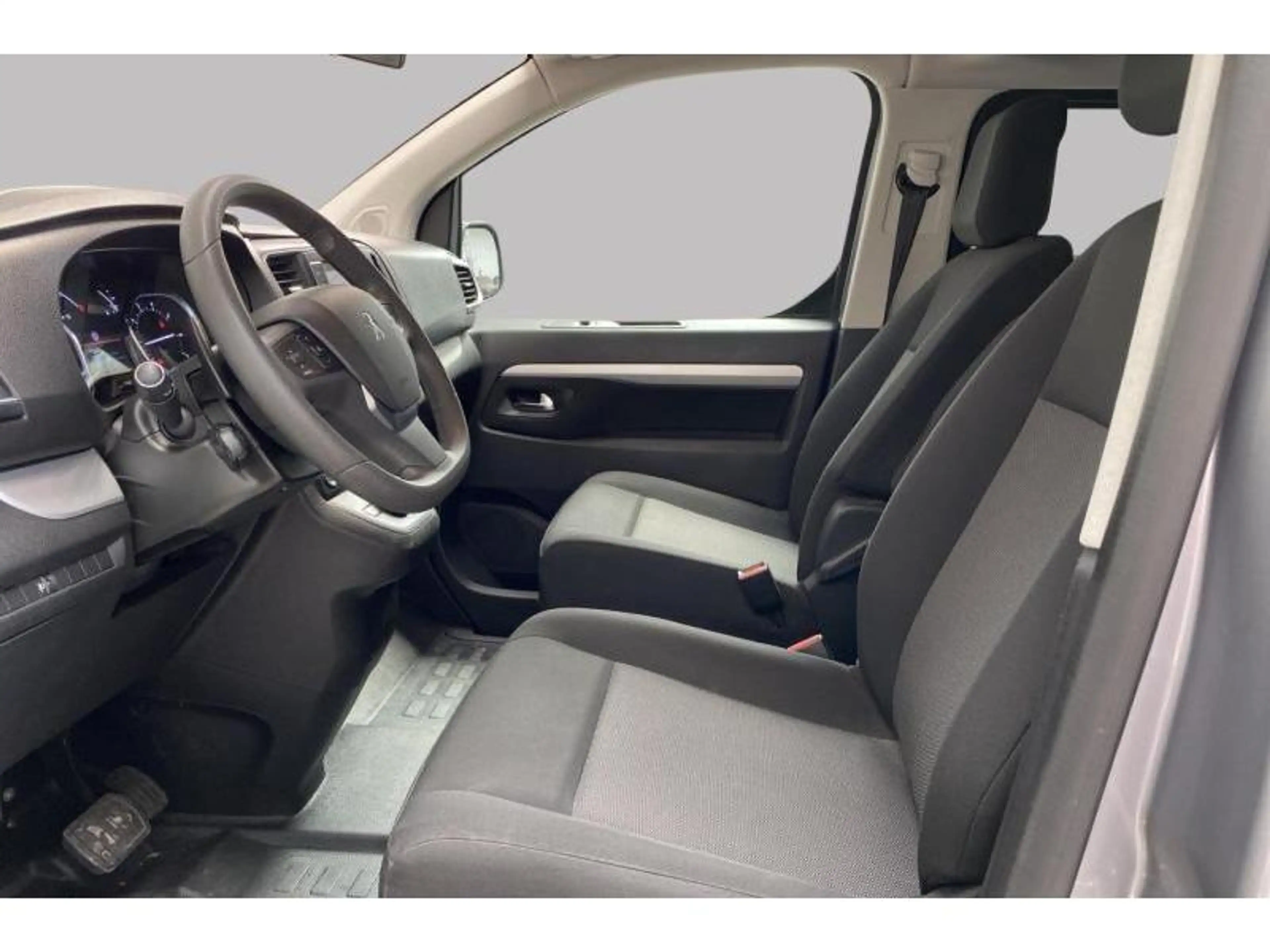 Peugeot Traveller Business — photo 10