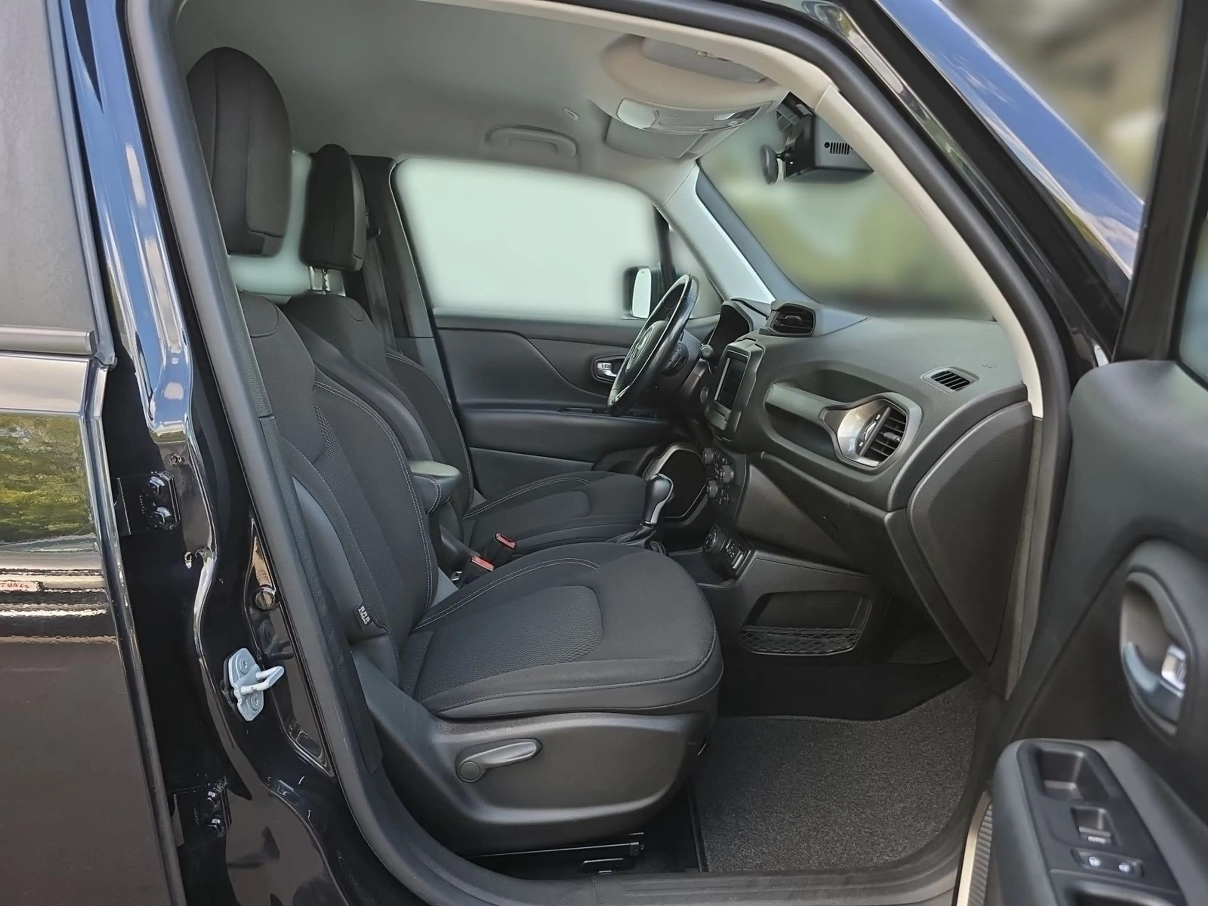 Jeep Renegade 2.0 M-Jet Limited 4WD Kamera DAB PDC — photo 15