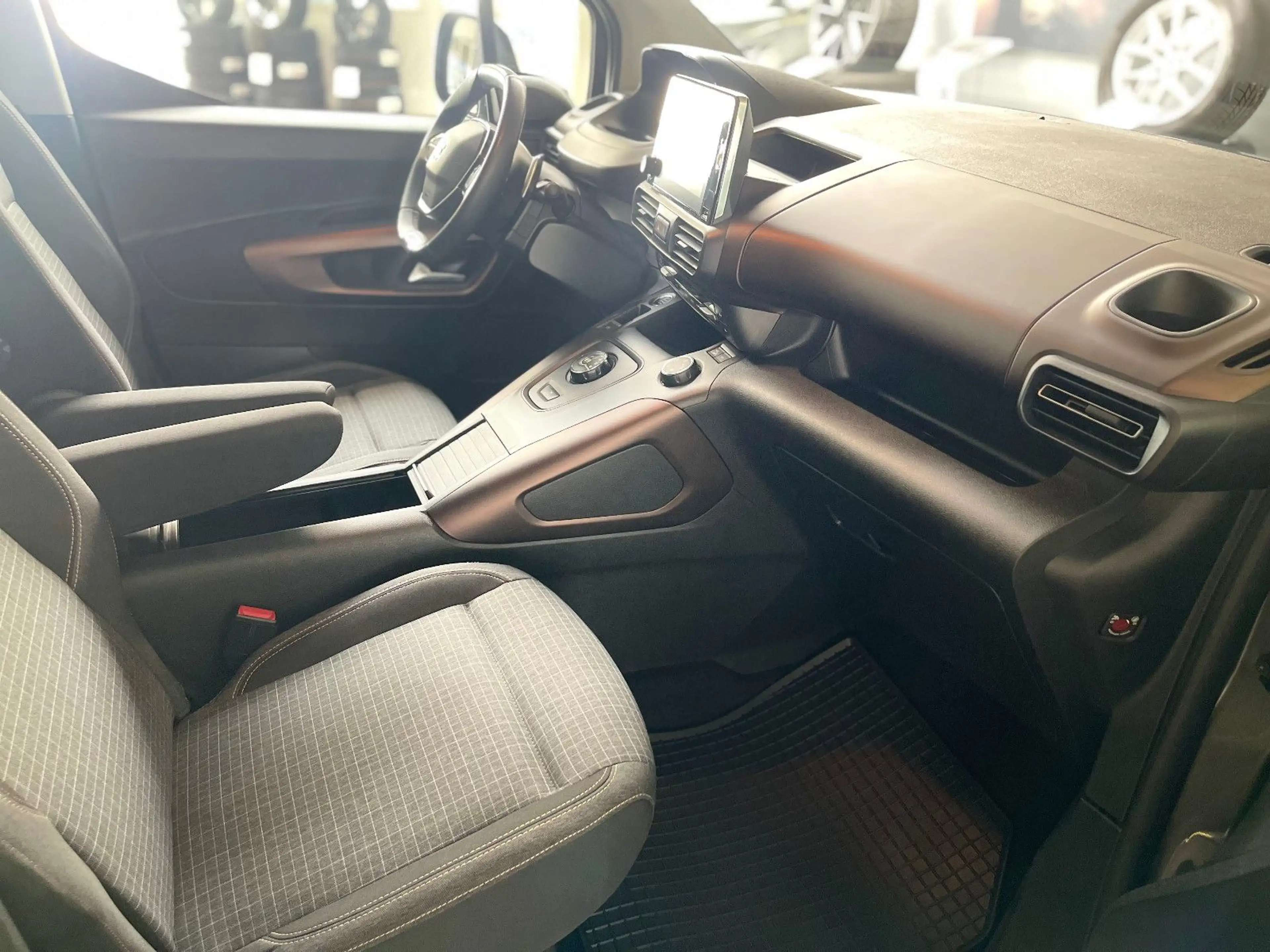 Peugeot Rifter GT L1 Allure Anhängerkupplung — photo 12