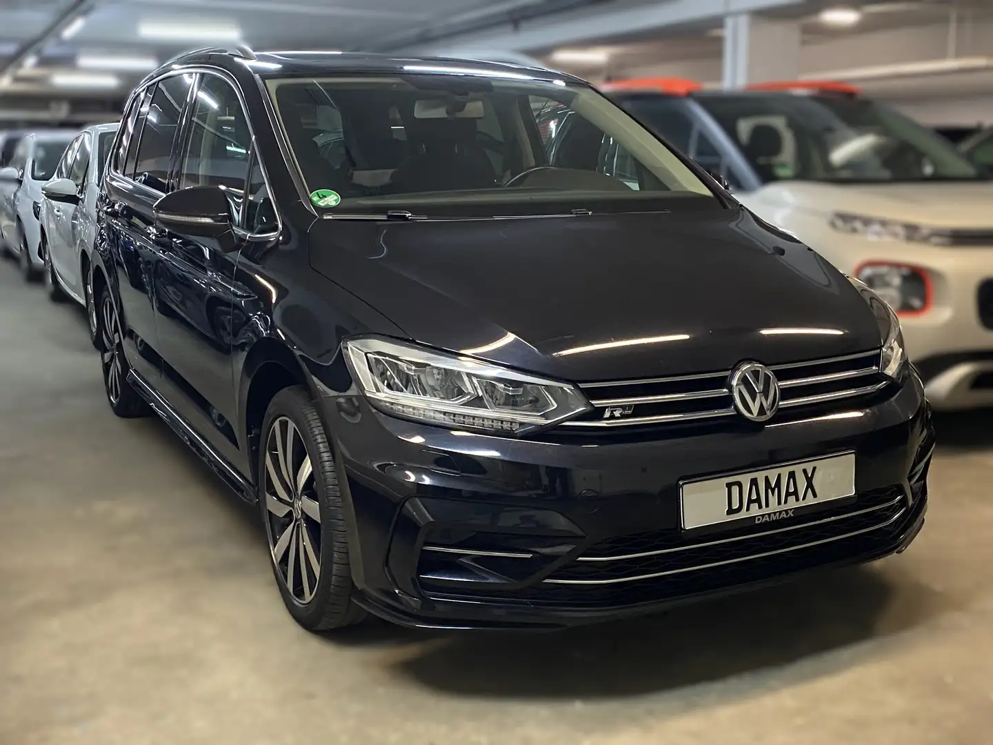 Volkswagen Touran Highline R Line*PANO*LED*AHK*NAVI Zwart - 2