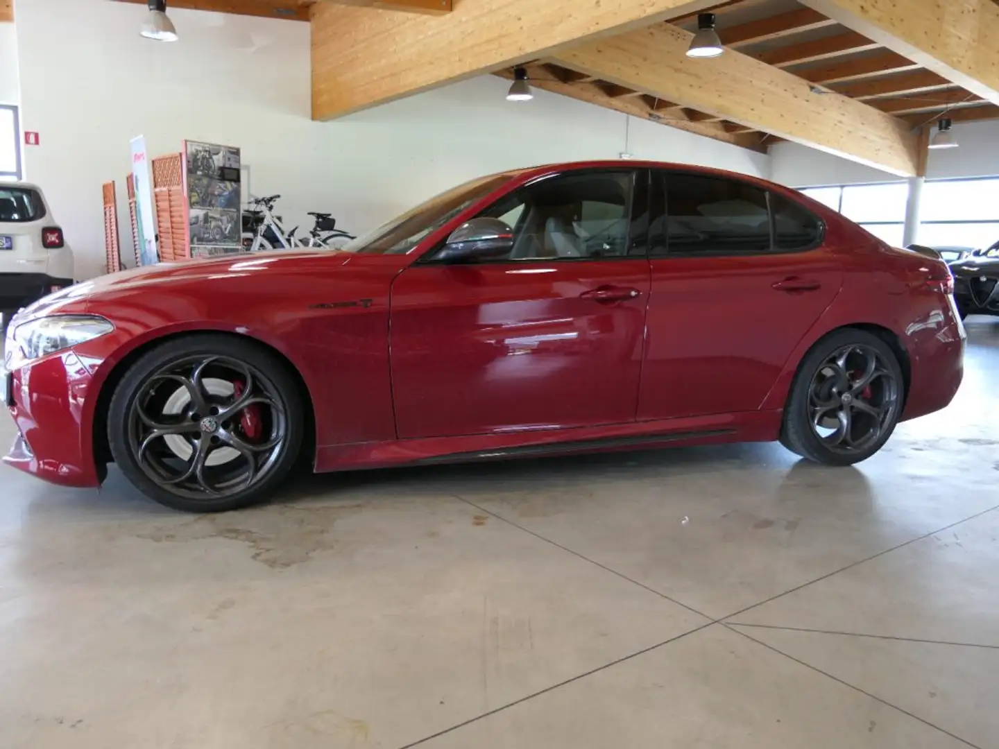 Alfa Romeo Giulia 2.0 Turbo 280 CV AT8 AWD Q4 Veloce Ti Červená - 2