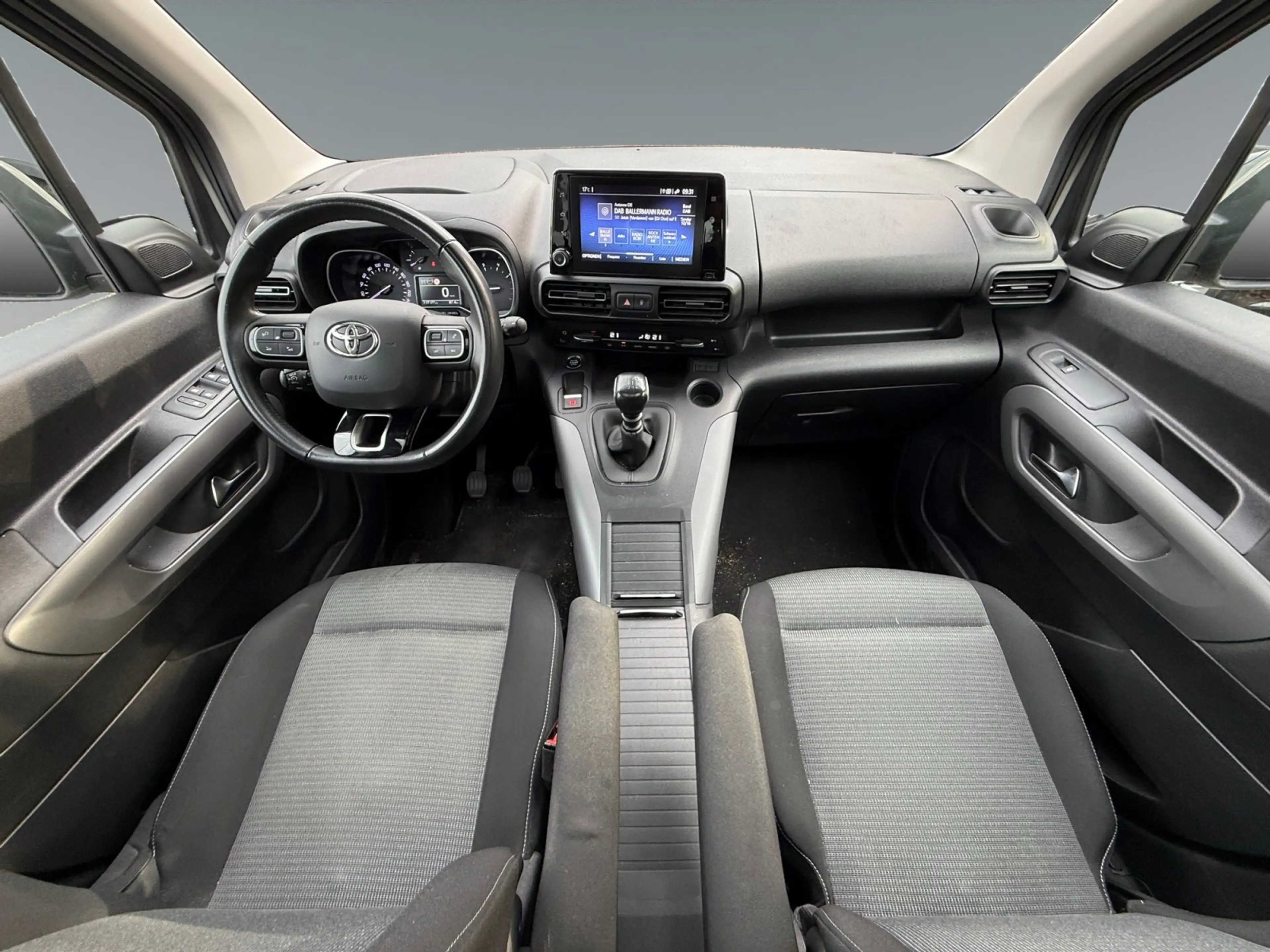 Toyota Proace City Verso 1.2 L1 D Team Deutschland ACC — photo 11