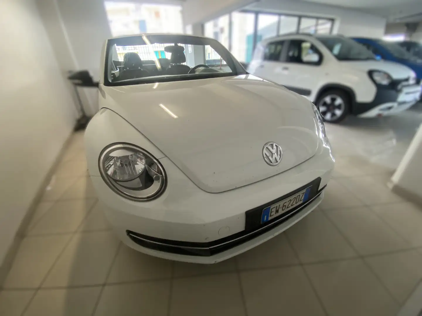Volkswagen Maggiolino MAGGIOLINO Cabrio 1.6 tdi Design 105cv Bianco - 1