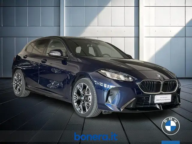 BMW 1 Series view 4