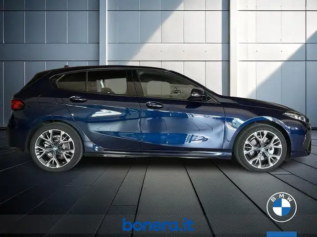 BMW 1 Series view 5