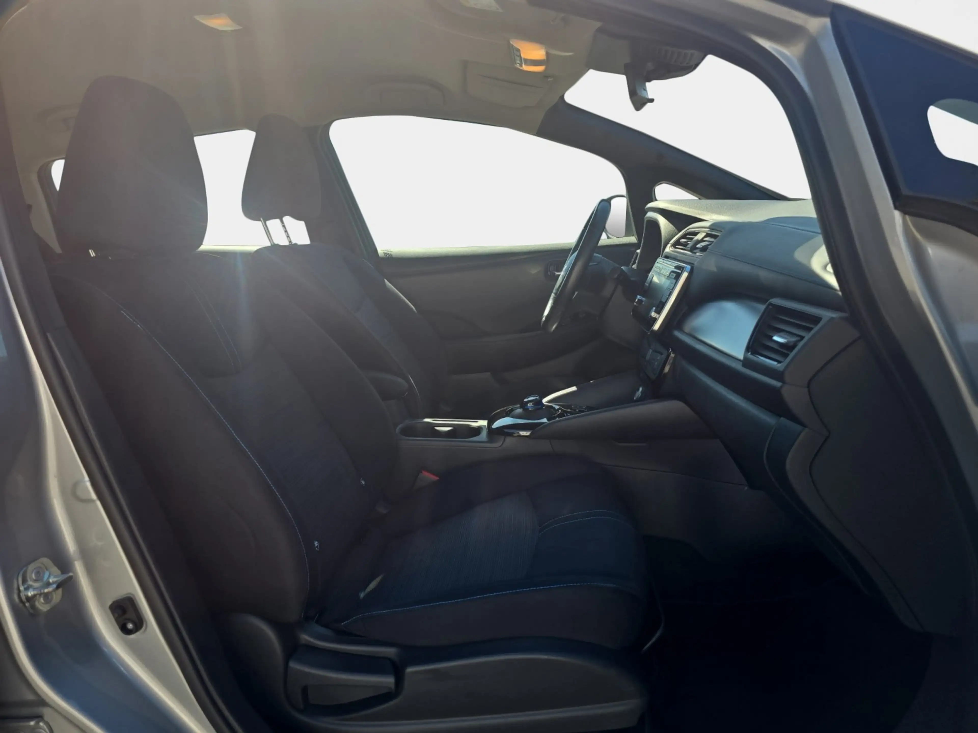 Nissan Leaf Acenta — photo 15