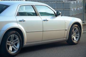 3,5 l V6 Autom. 250 PS - NAVI, KLIMA, ALUs