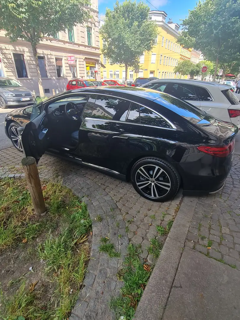 Mercedes-Benz EQE 300 Negru - 1