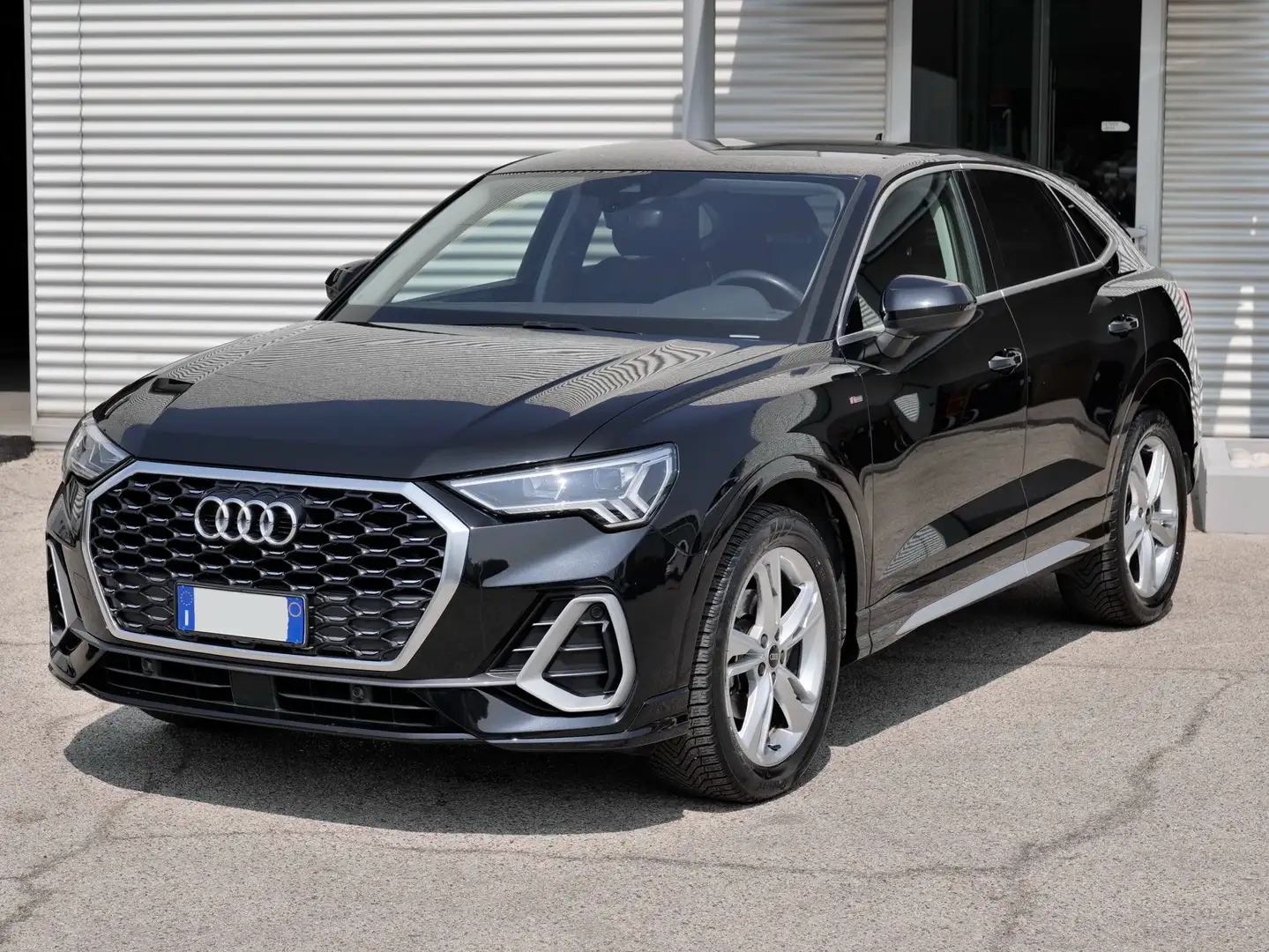 Audi Q3 Sportback 2.0 (35) Tdi 150cv S-tr. S-line edition Nero - 1