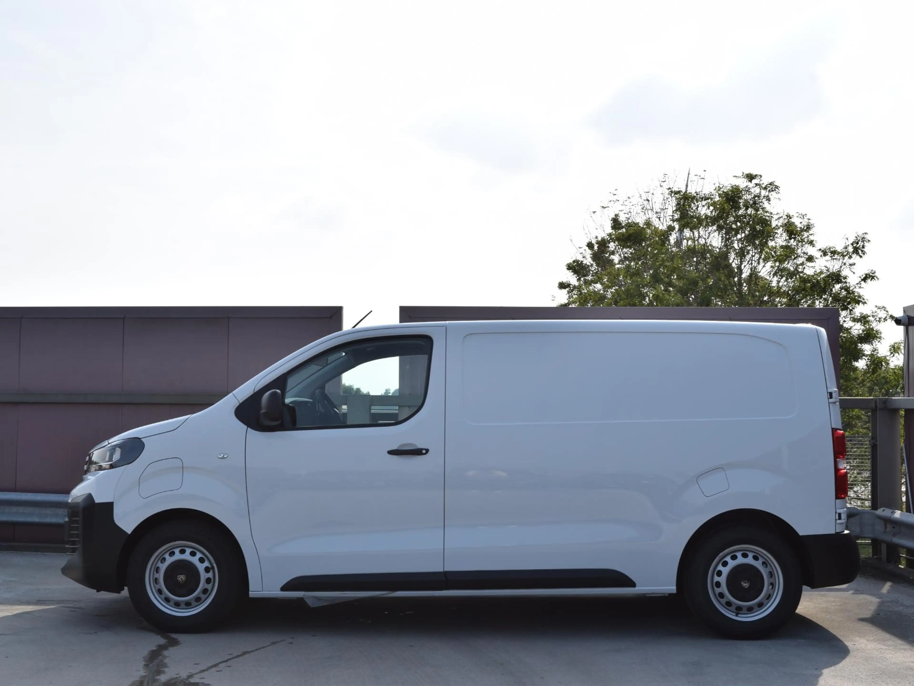 Peugeot e-Expert EV L2 75 kWh Surround NAV pakket | Geïsoleerde com — photo 2