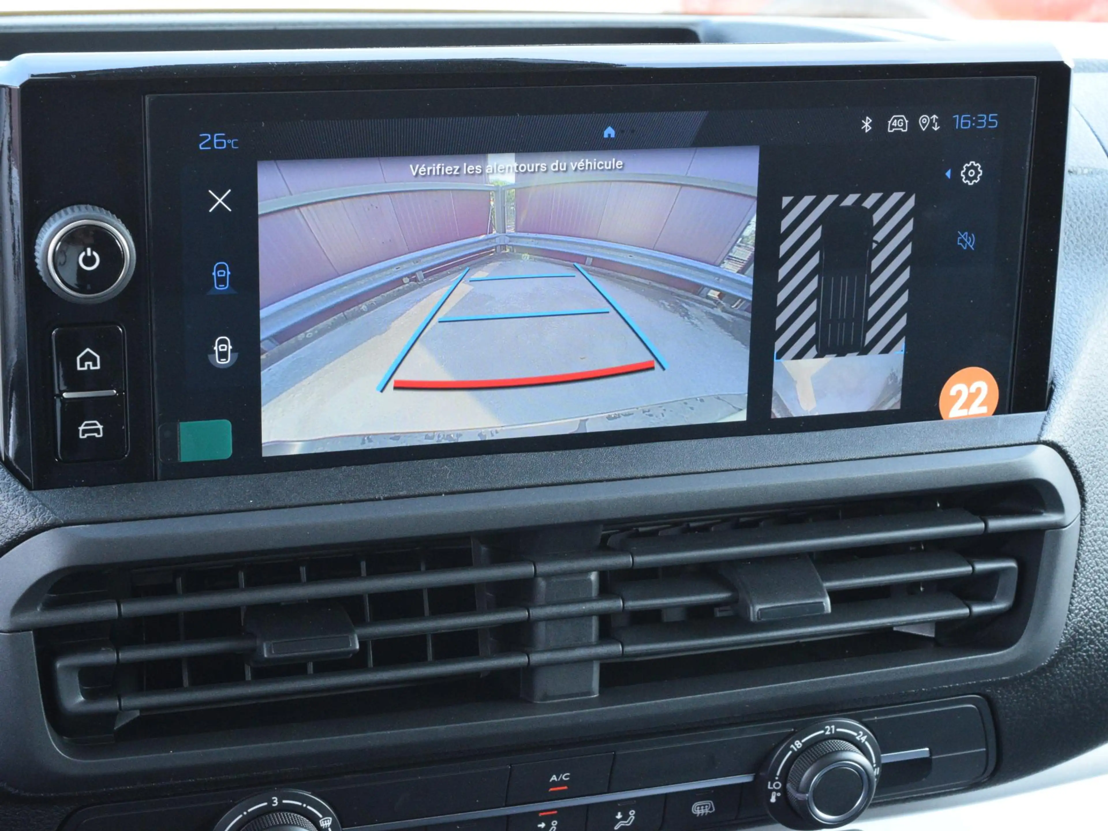 Peugeot e-Expert EV L2 75 kWh Surround NAV pakket | Geïsoleerde com — photo 12