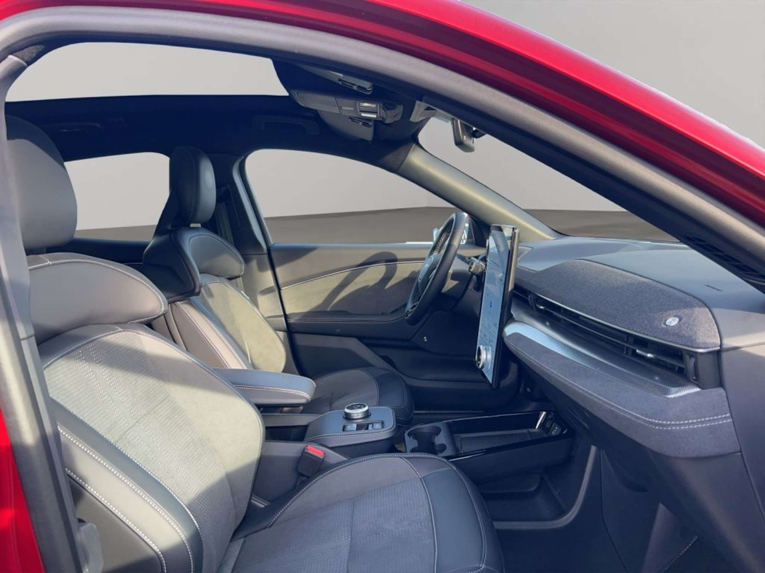 Fahrzeugabbildung Ford Mustang Mach-E AWD GT - mit KI generiert/bearbeitet