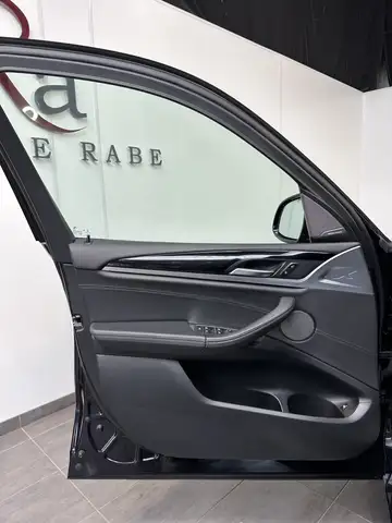 BMW X3 view 8
