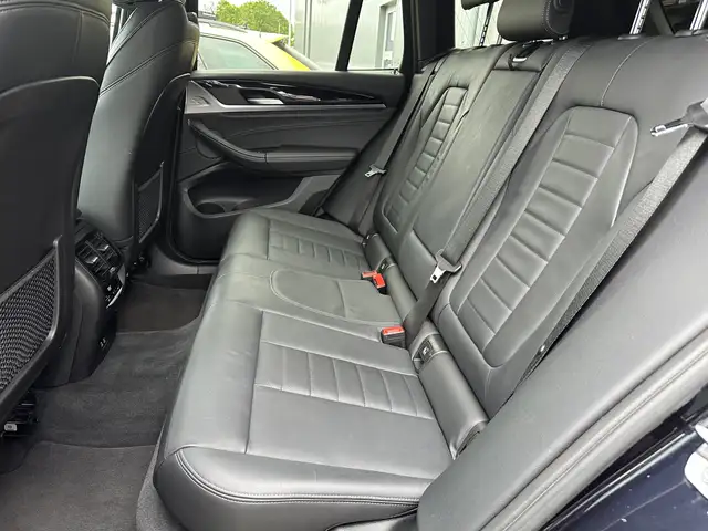 BMW X3 view 12