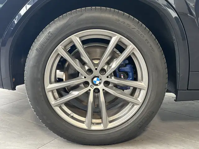 BMW X3 view 3