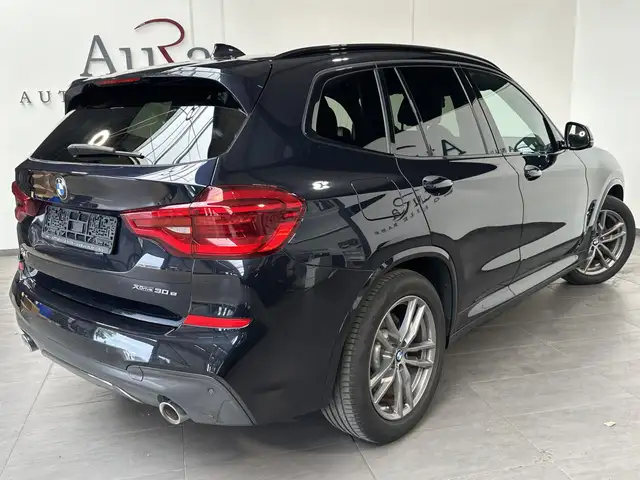 BMW X3 view 4