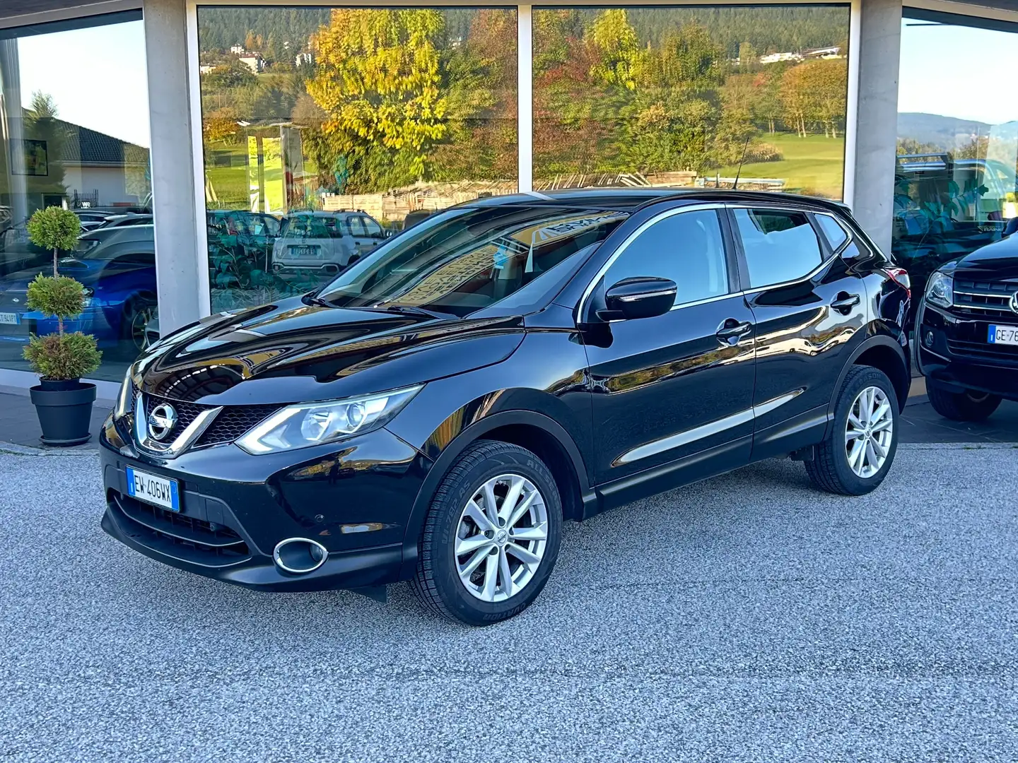 Nissan Qashqai 1.6 dci Tekna 4wd 130cv 4x4 "GANCIO TRAINO" Nero - 1