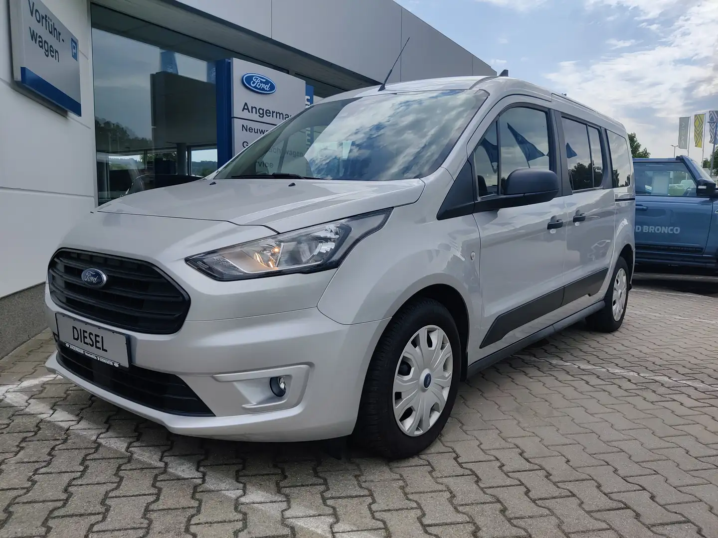 Ford Transit Connect Trend Silber - 1