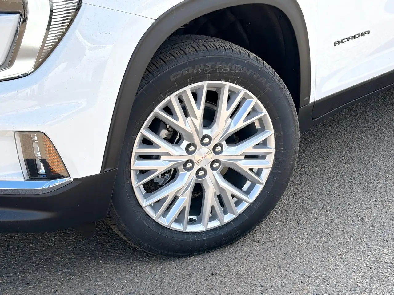 GMC Acadia снимка GMC Acadia
