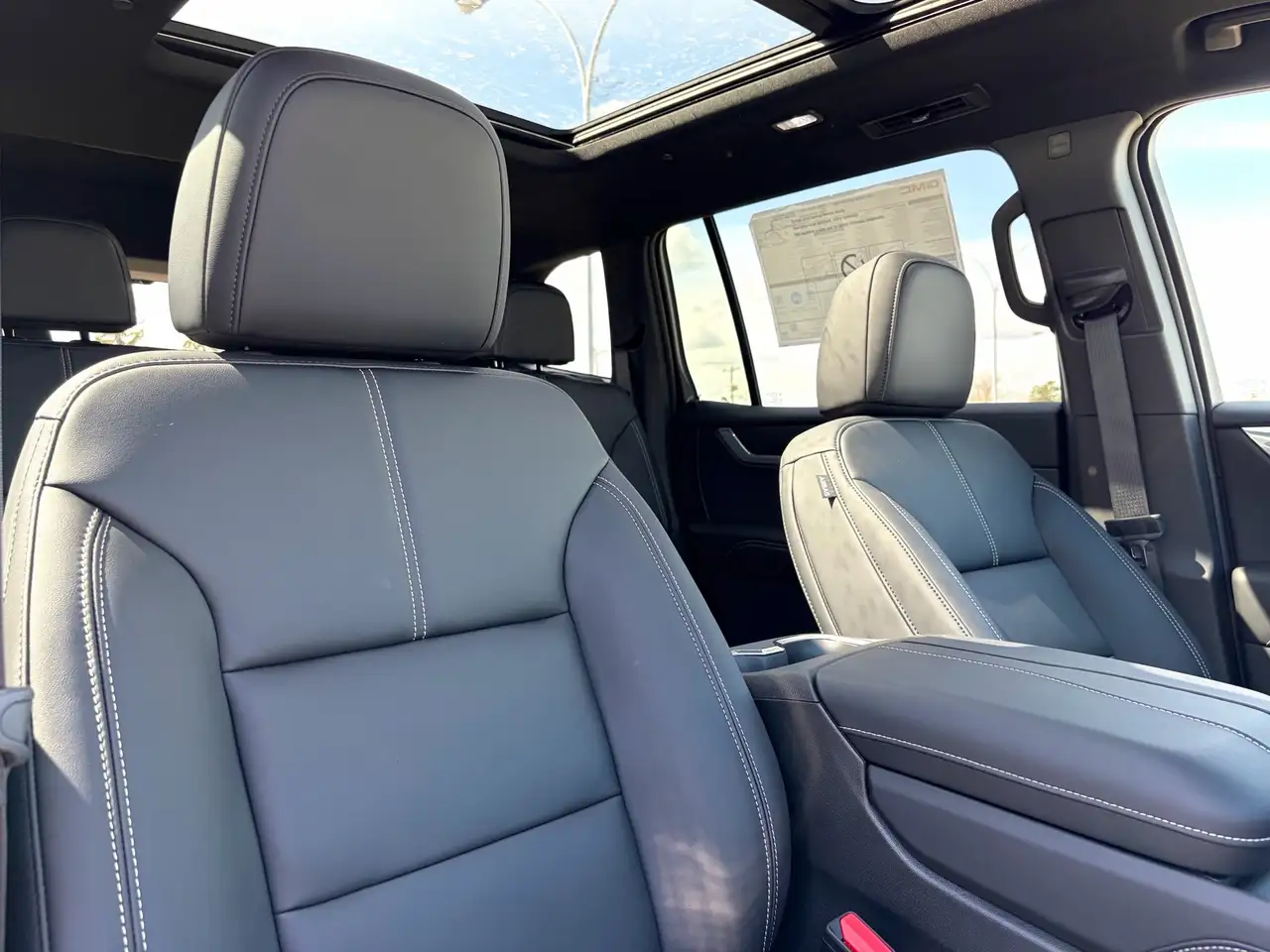 GMC Acadia снимка GMC Acadia