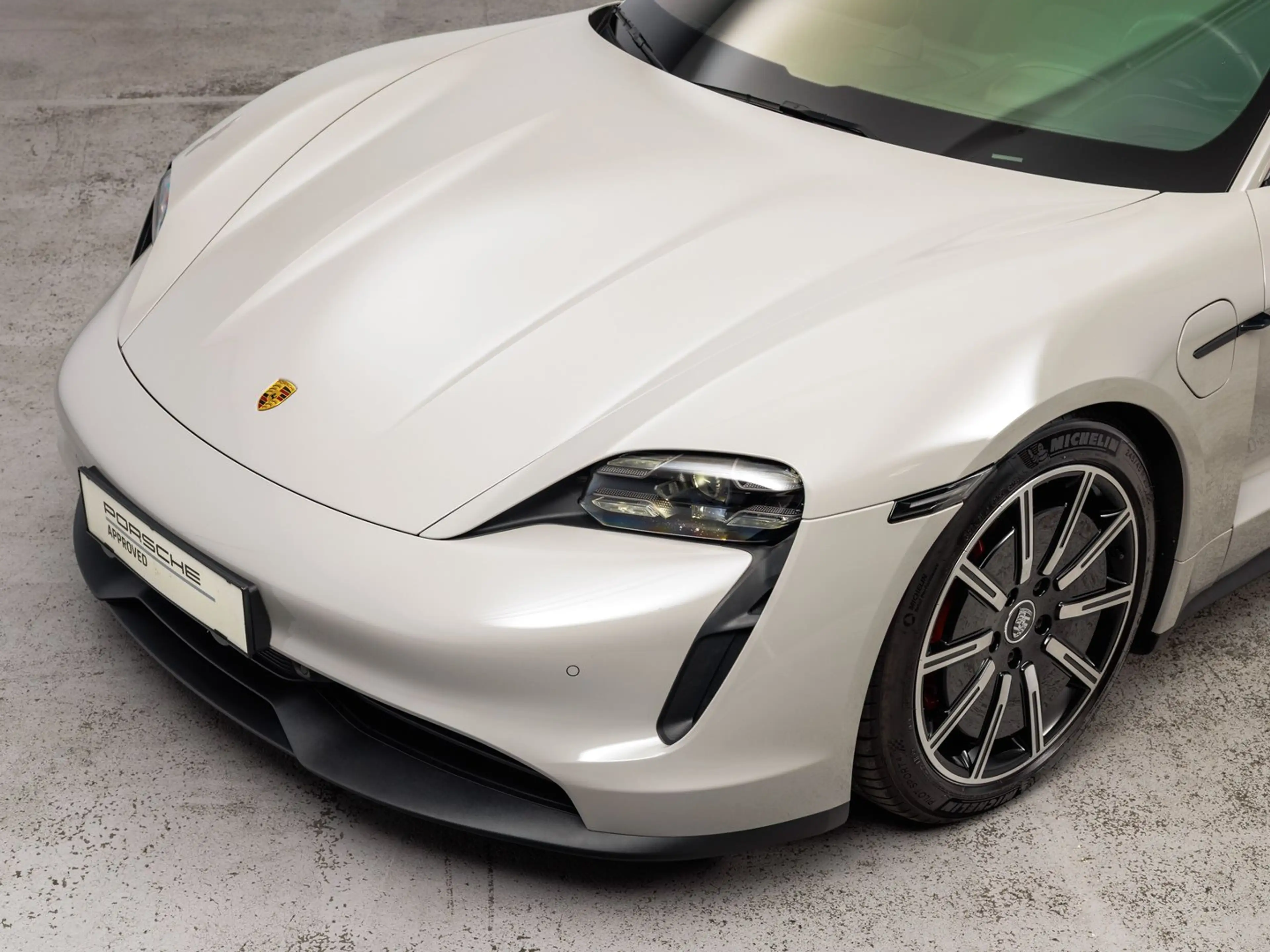 Porsche Taycan 4S — photo 7