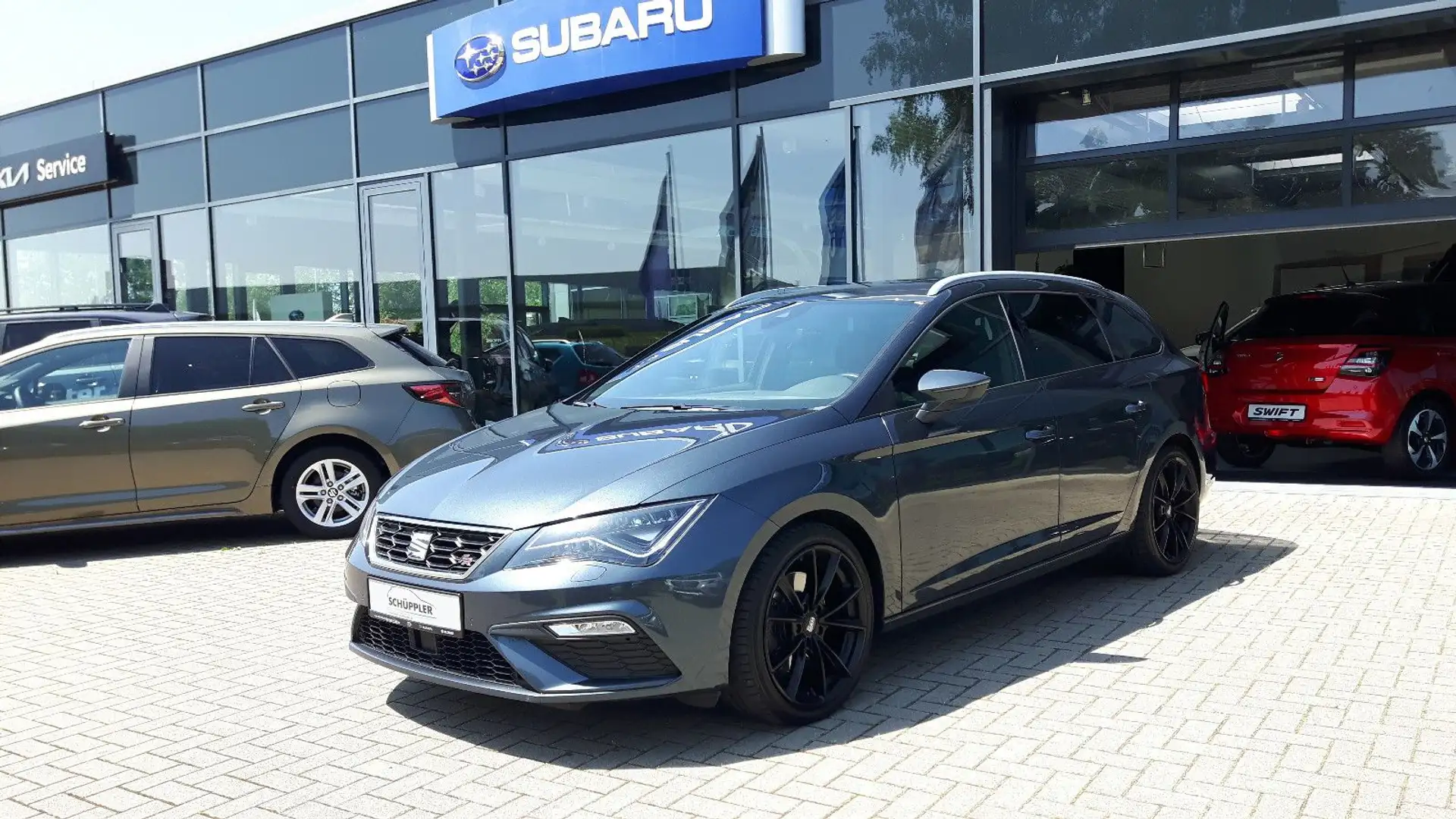 SEAT Leon ST 2,0 TSI FR Grijs - 1