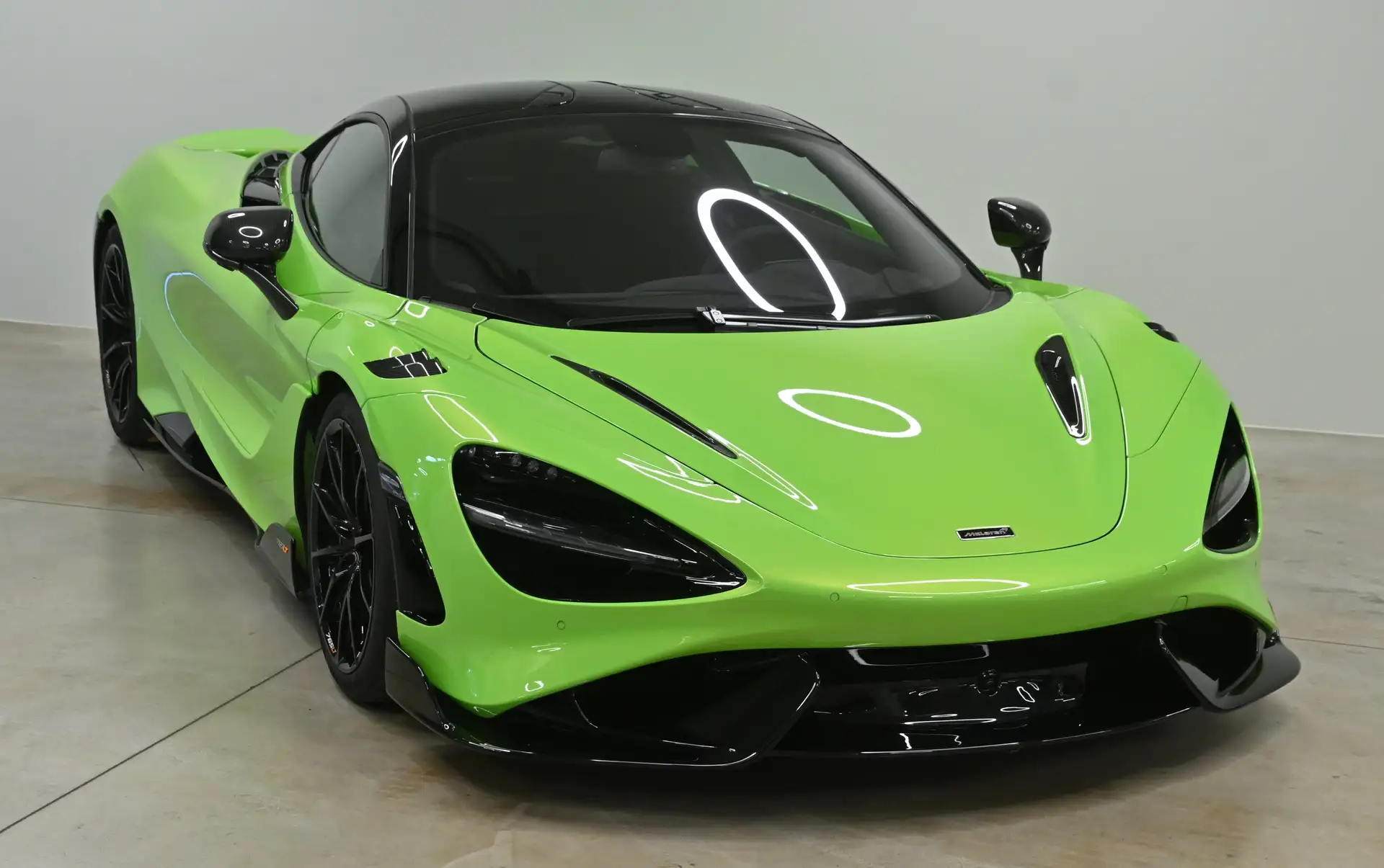 맥라렌 765LT 765 2021 옐로 사진 2