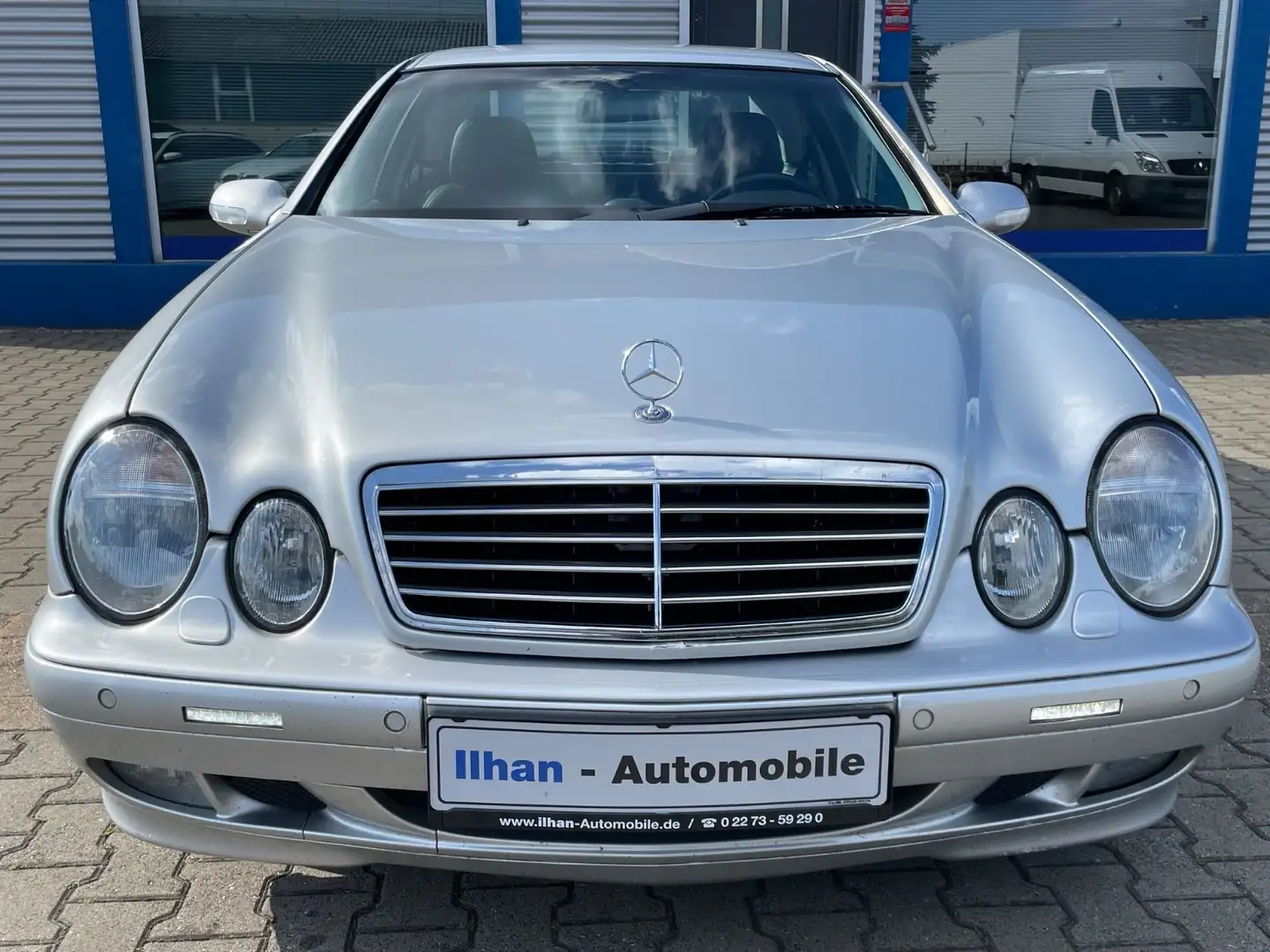 Mercedes-Benz CLK 230 KOMPRESSOR ELEGANCE*XEN*LEDER*NAV*PDC* Zilver - 2